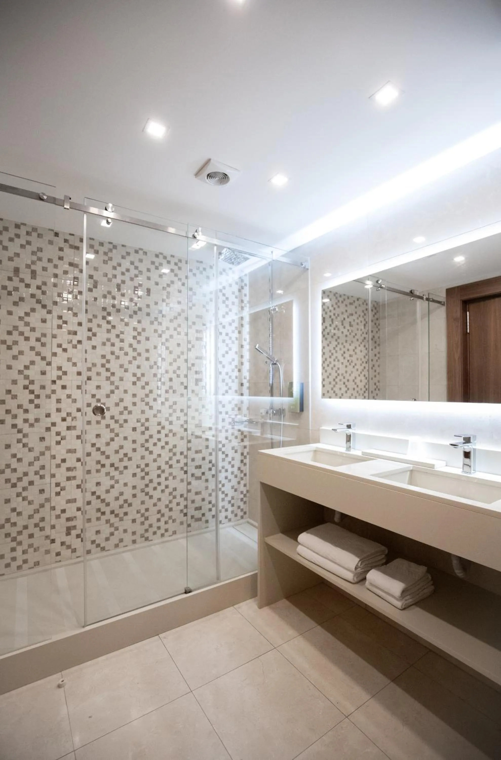 Bathroom in Hotel Lido