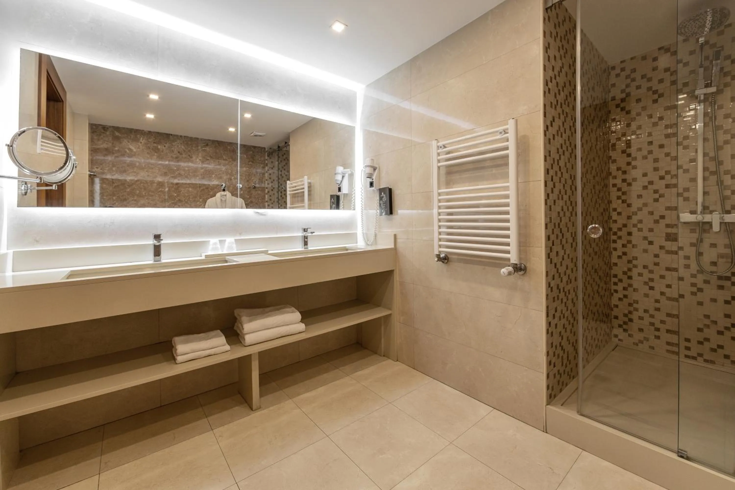 Shower in Hotel Lido