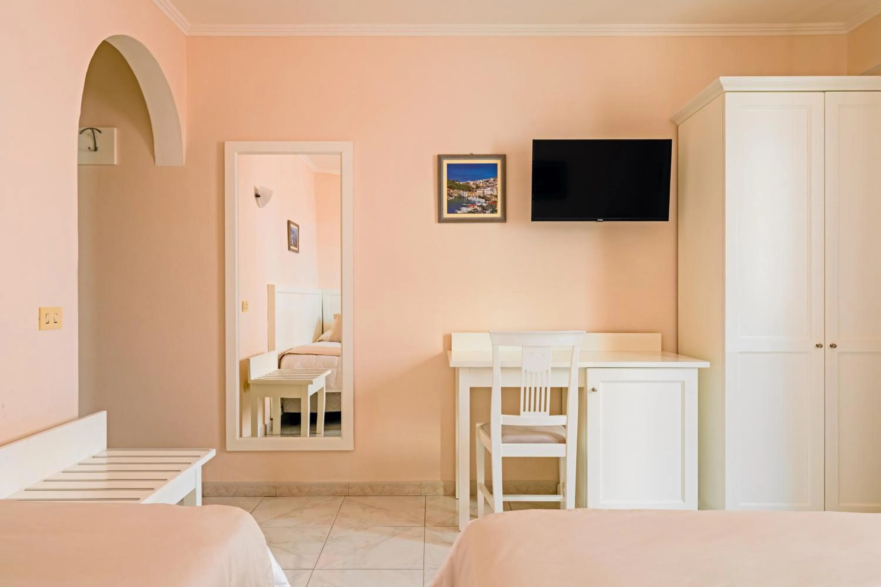 Bedroom, Bed in Hotel Da Raffaele