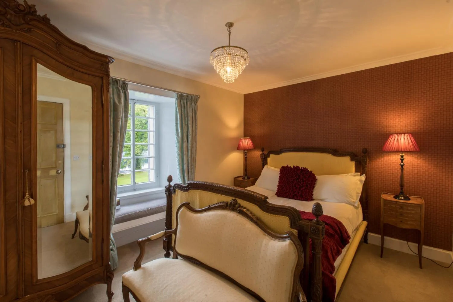 Photo of the whole room, Bed in Altskeith Country House