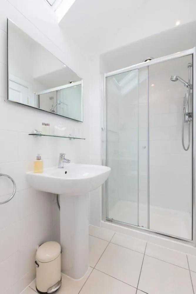 Bathroom in Altskeith Country House