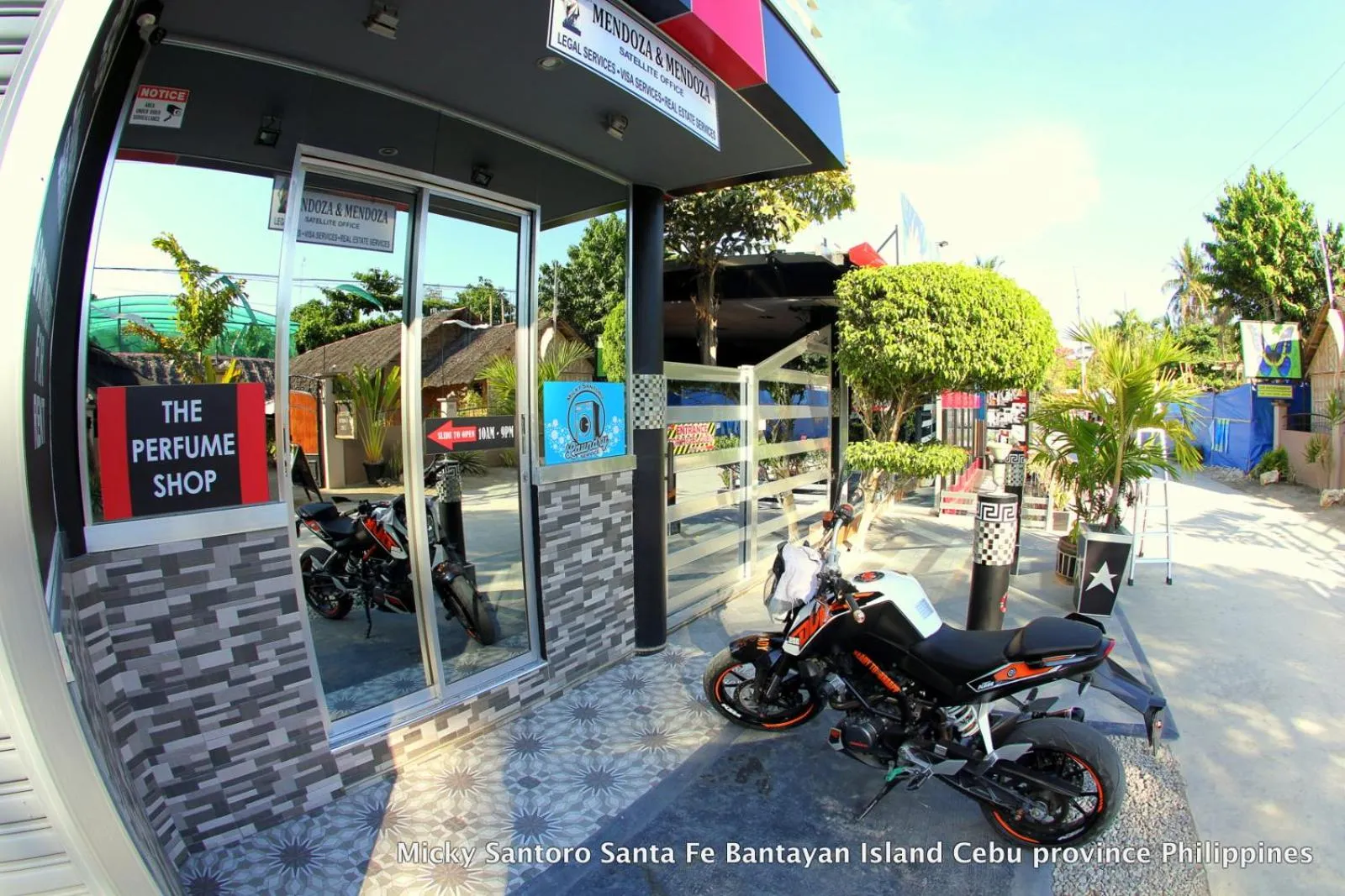 Micky Santoro Hotel & Restaurant