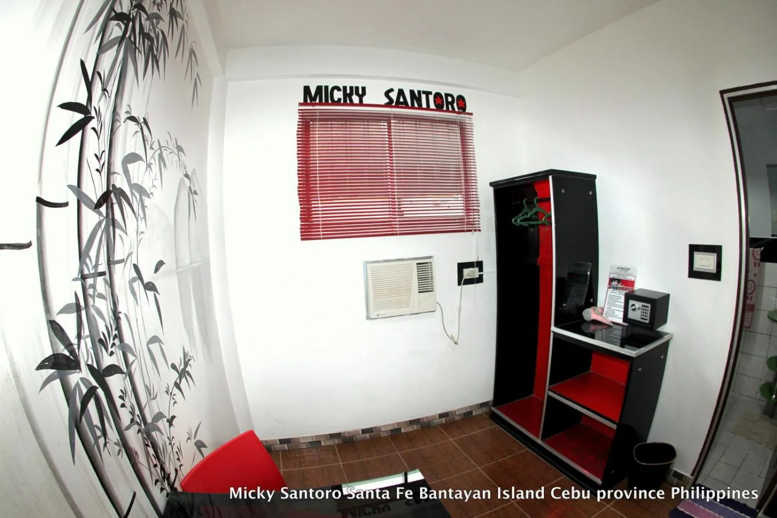 Micky Santoro Hotel & Restaurant