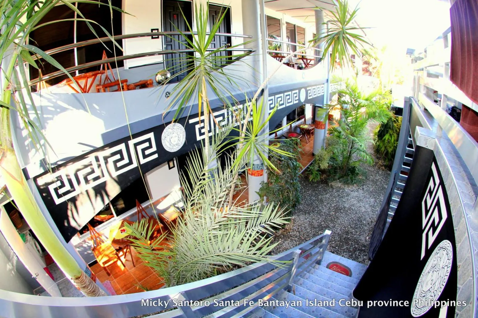 Micky Santoro Hotel & Restaurant