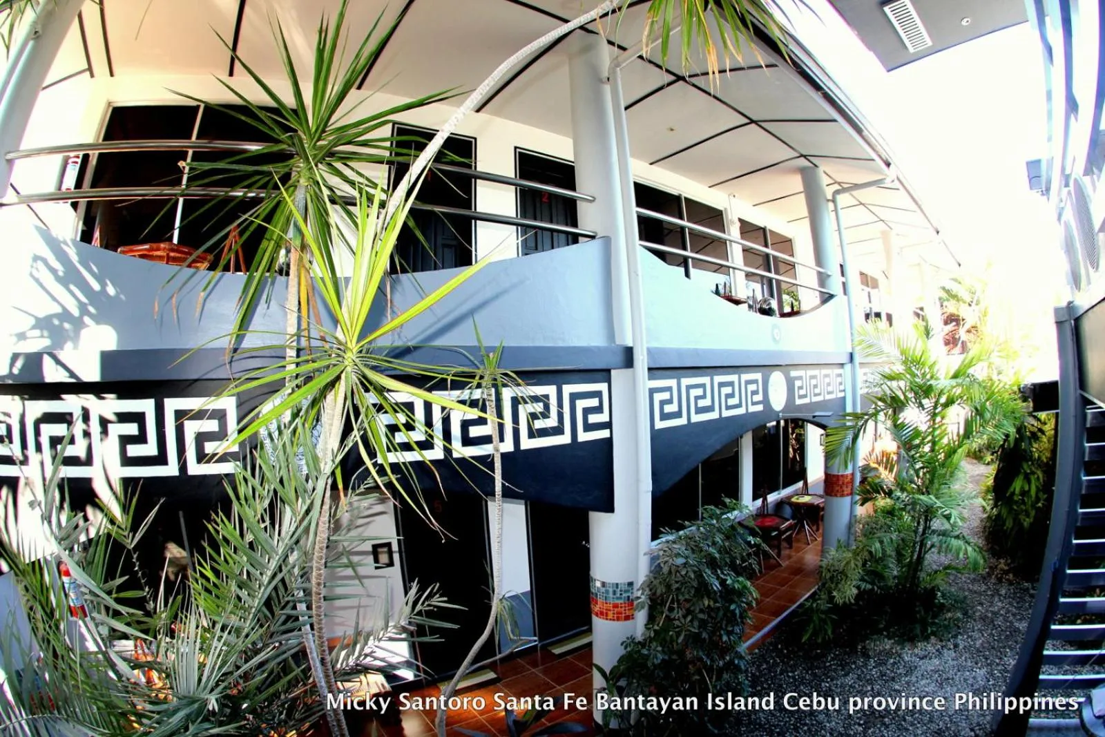 Micky Santoro Hotel & Restaurant