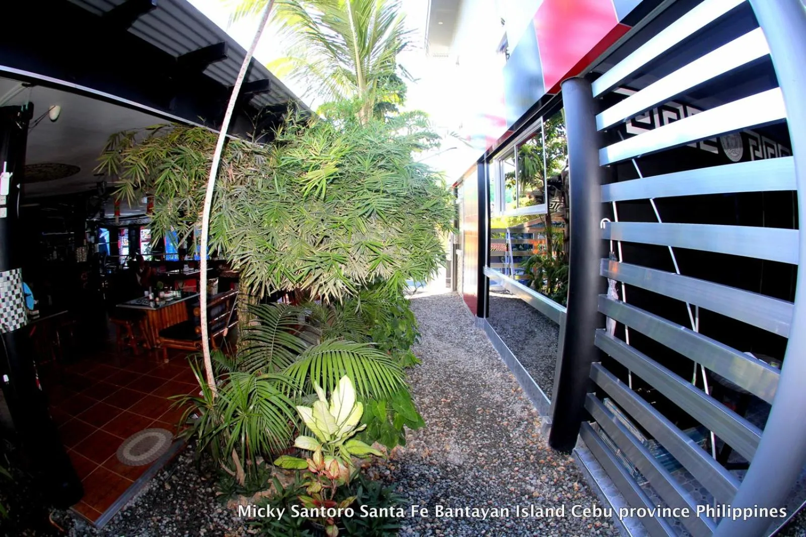 Micky Santoro Hotel & Restaurant