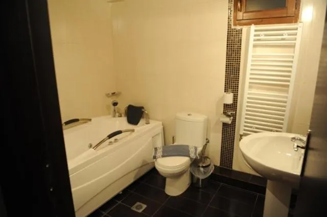 Bathroom in Arhontiko Liamas