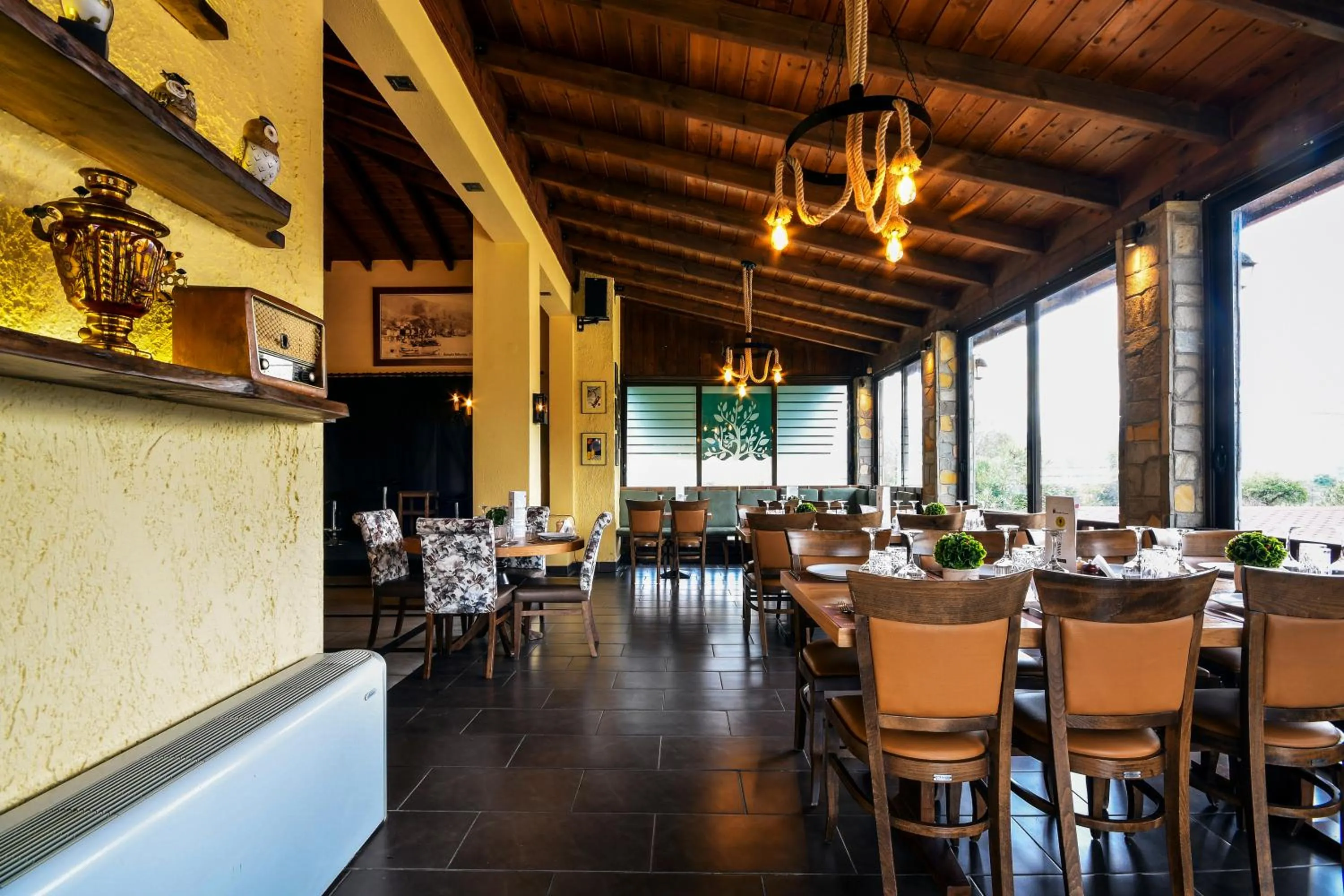 Restaurant/places to eat in Arhontiko Liamas