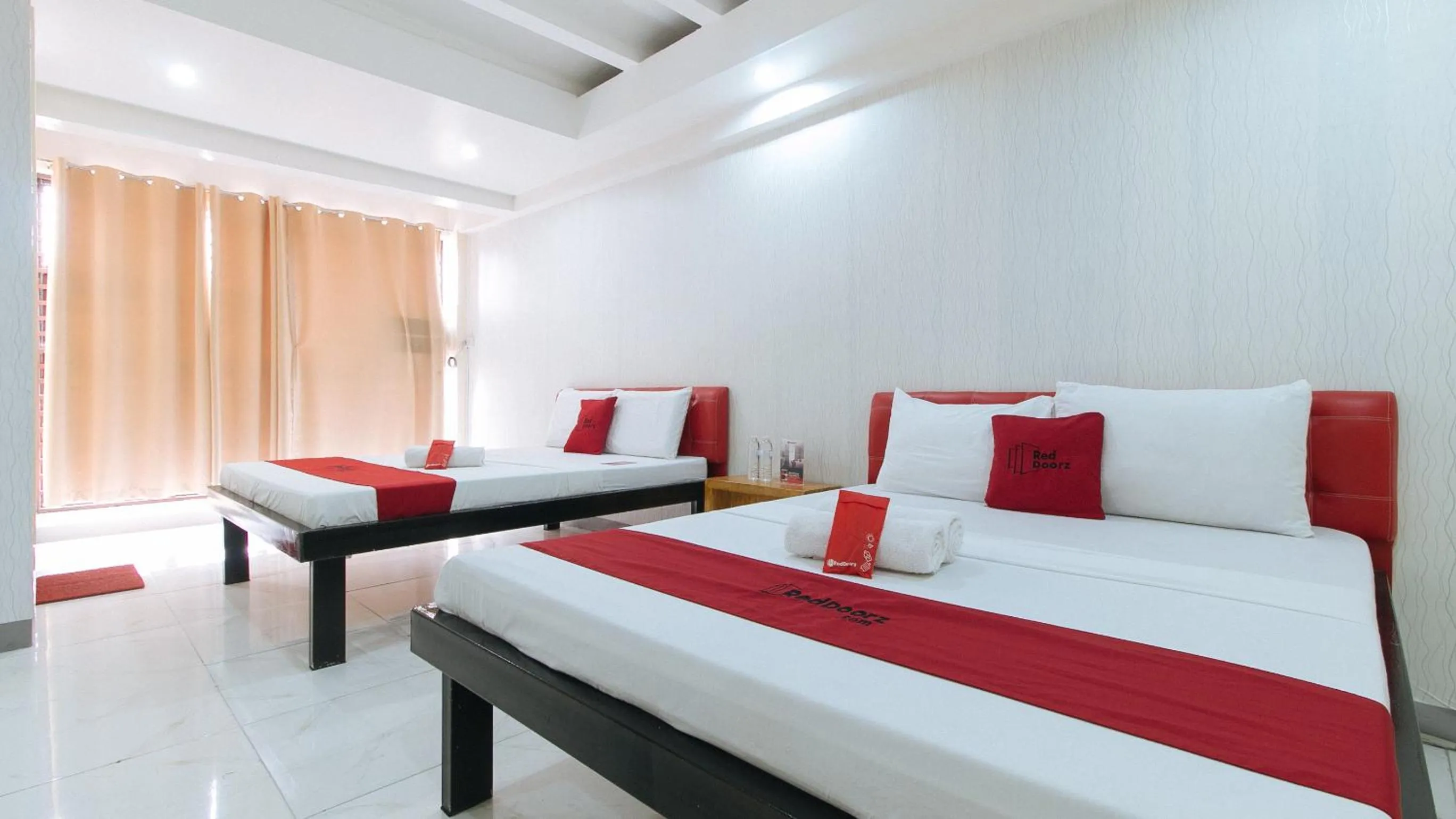 Bed in RedDoorz at DBuilders Rooms Lower Bicutan