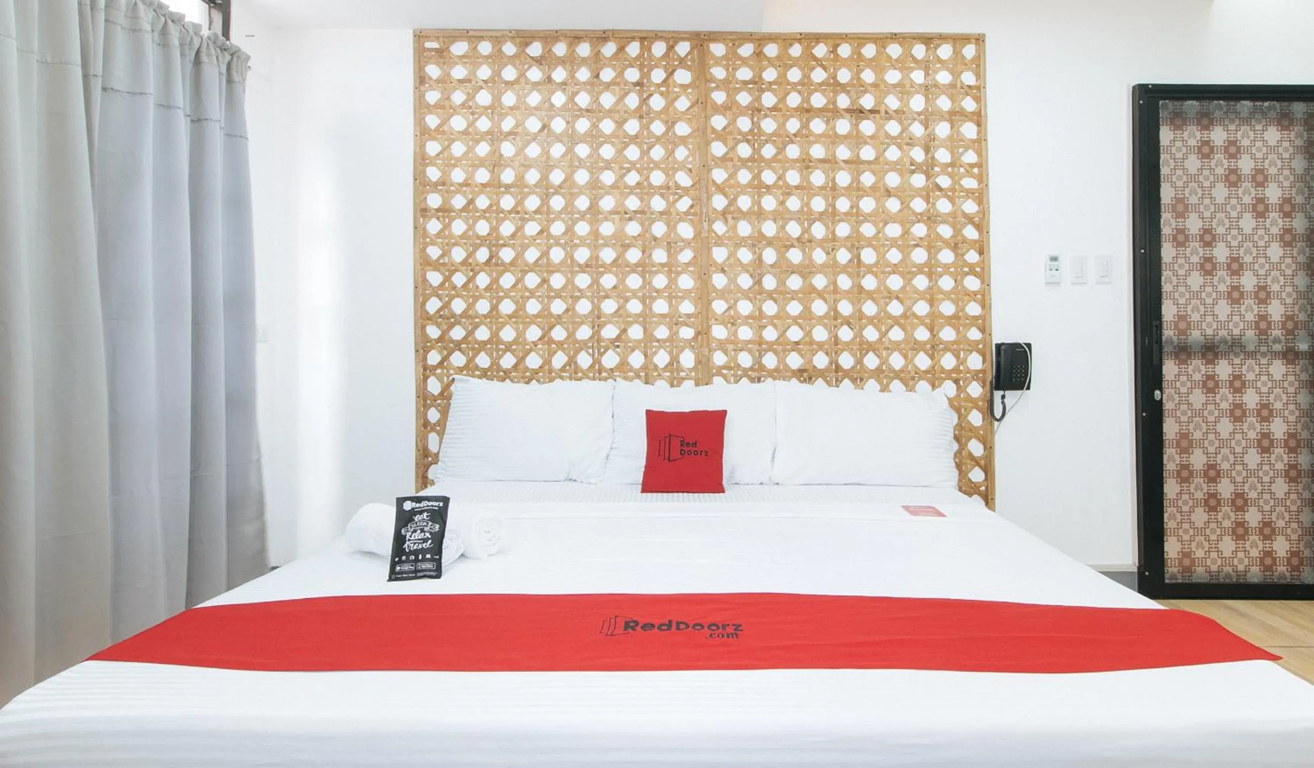 Bed in RedDoorz at DBuilders Rooms Lower Bicutan