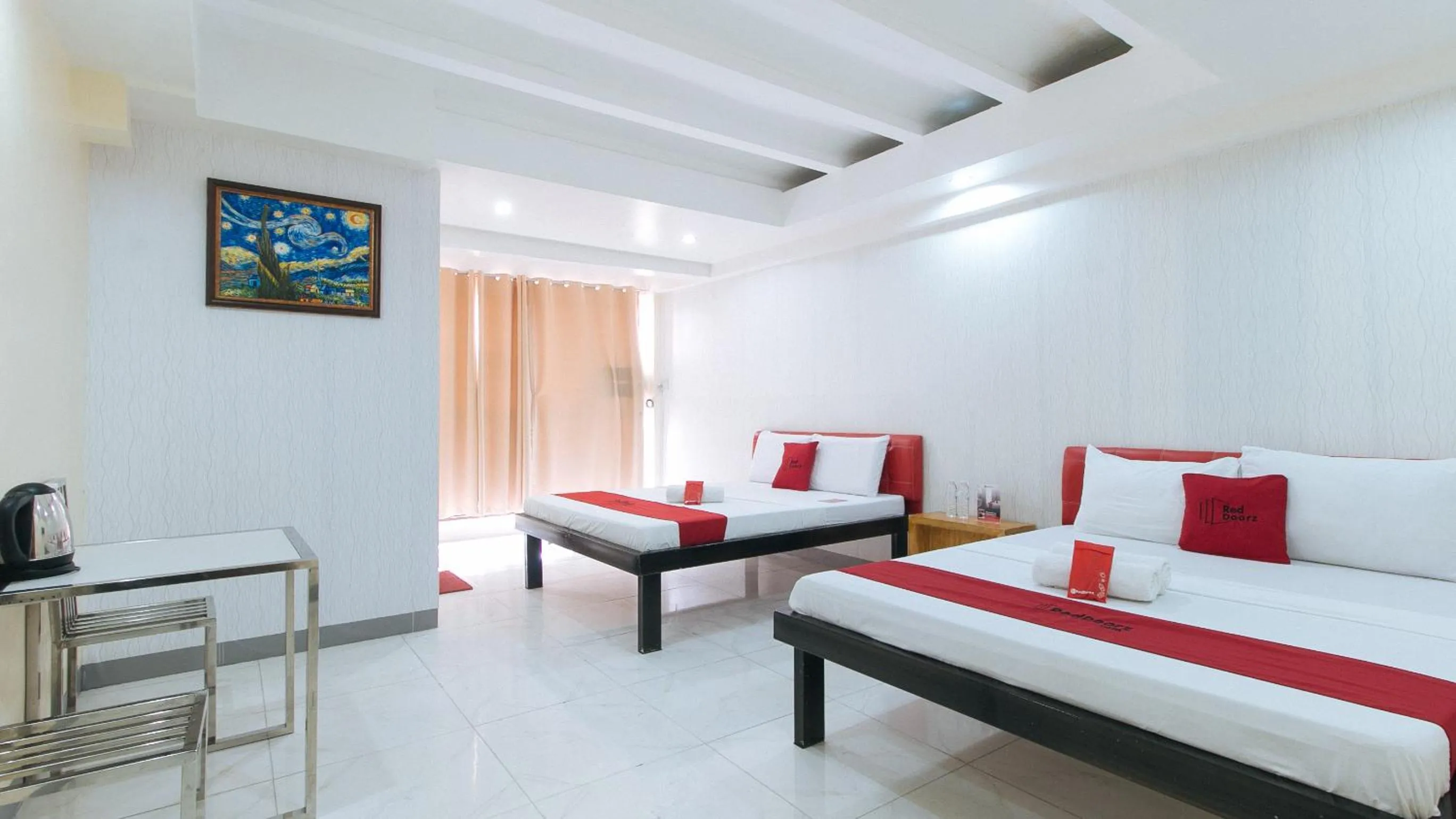 Photo of the whole room, Bed in RedDoorz at DBuilders Rooms Lower Bicutan