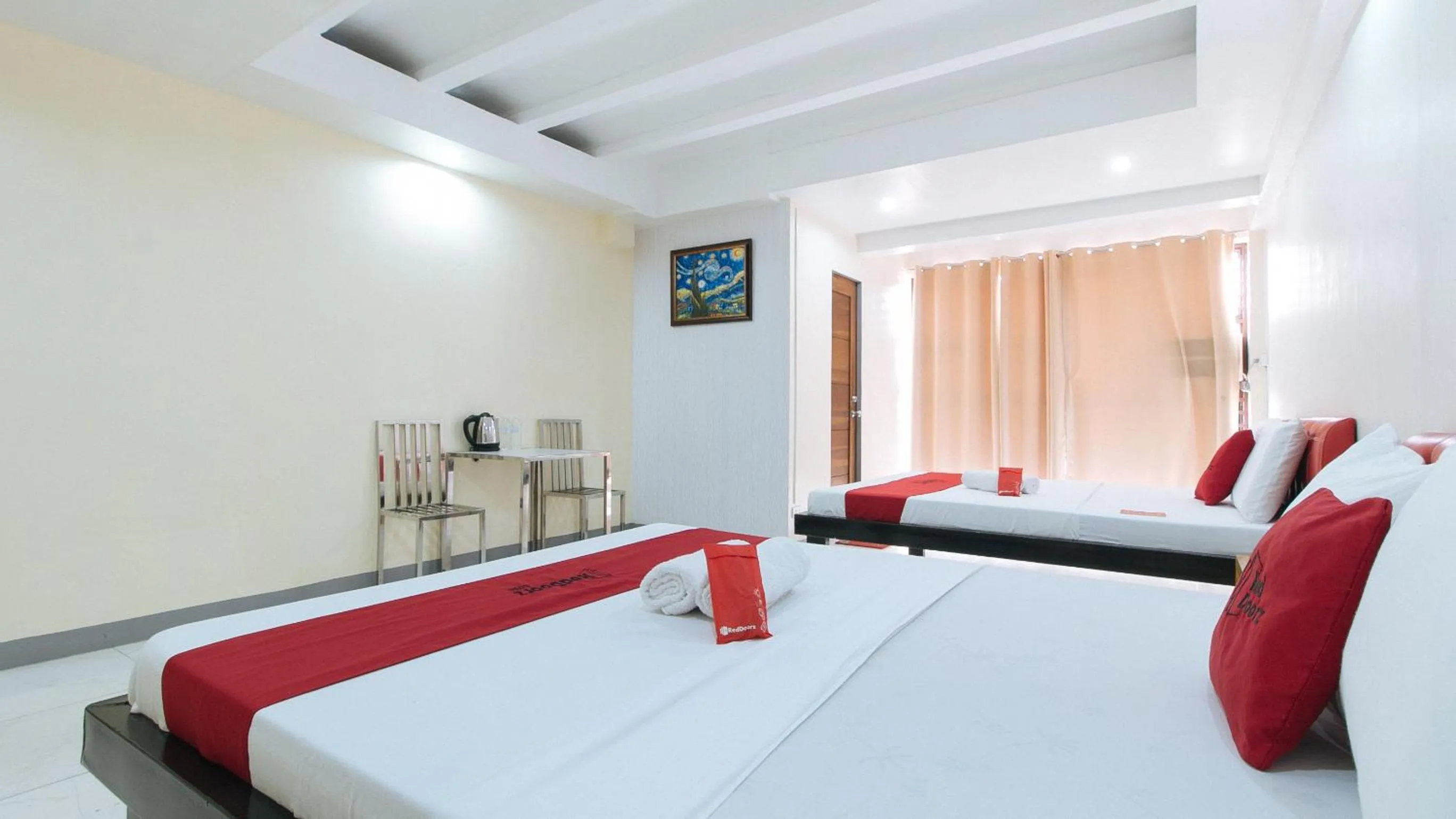 Photo of the whole room, Bed in RedDoorz at DBuilders Rooms Lower Bicutan