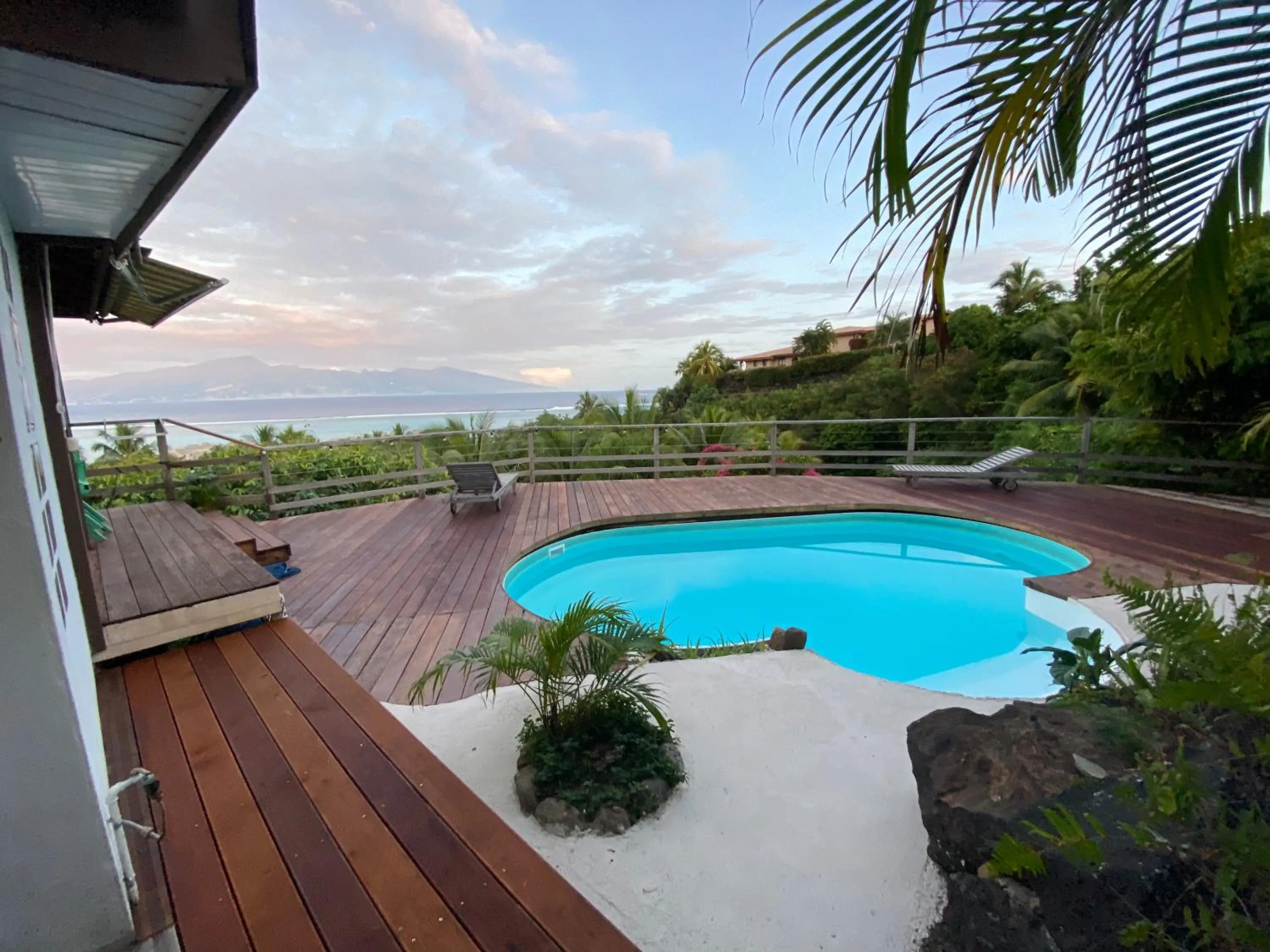Moorea Happy Bungalow