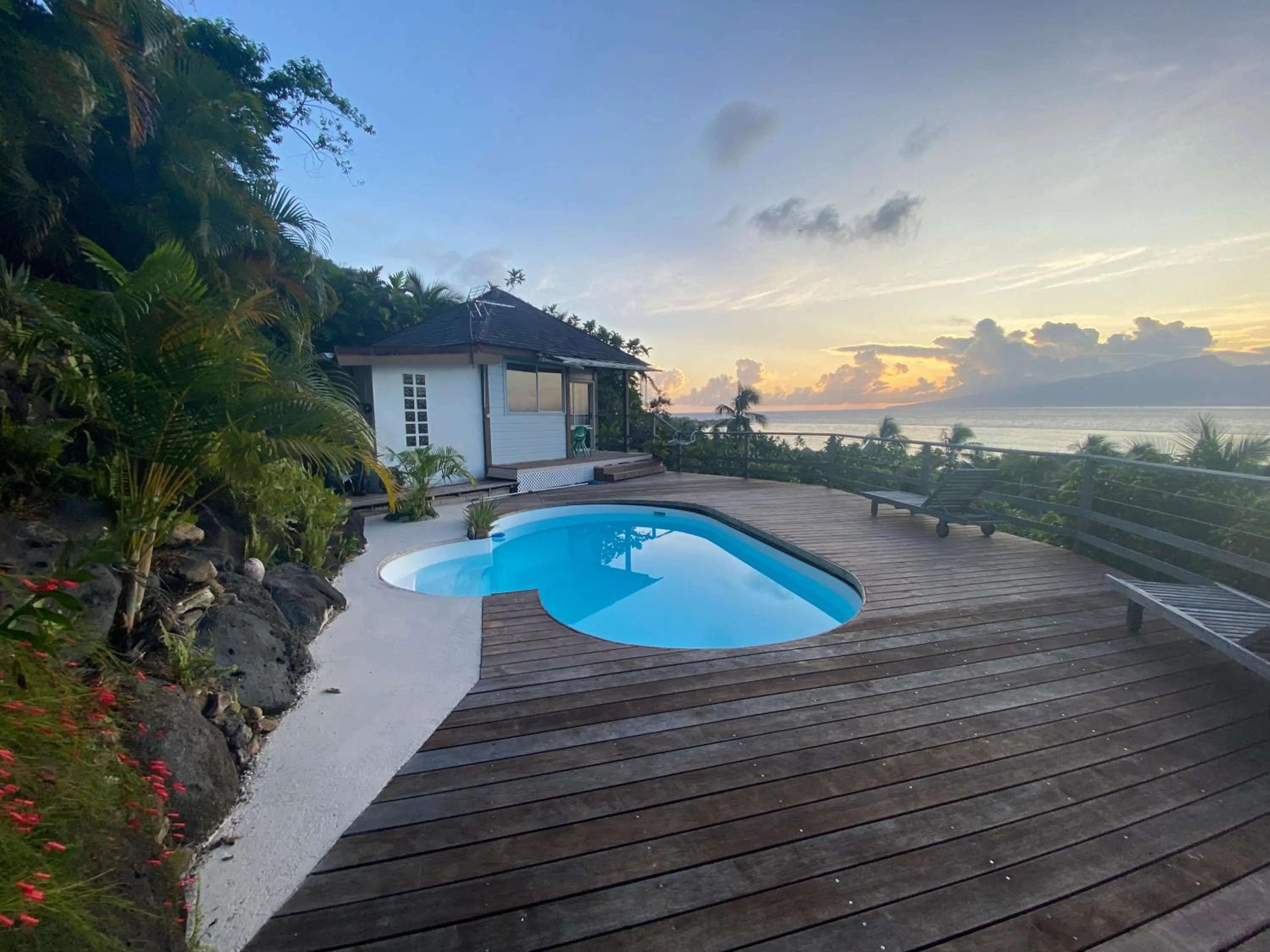 Moorea Happy Bungalow