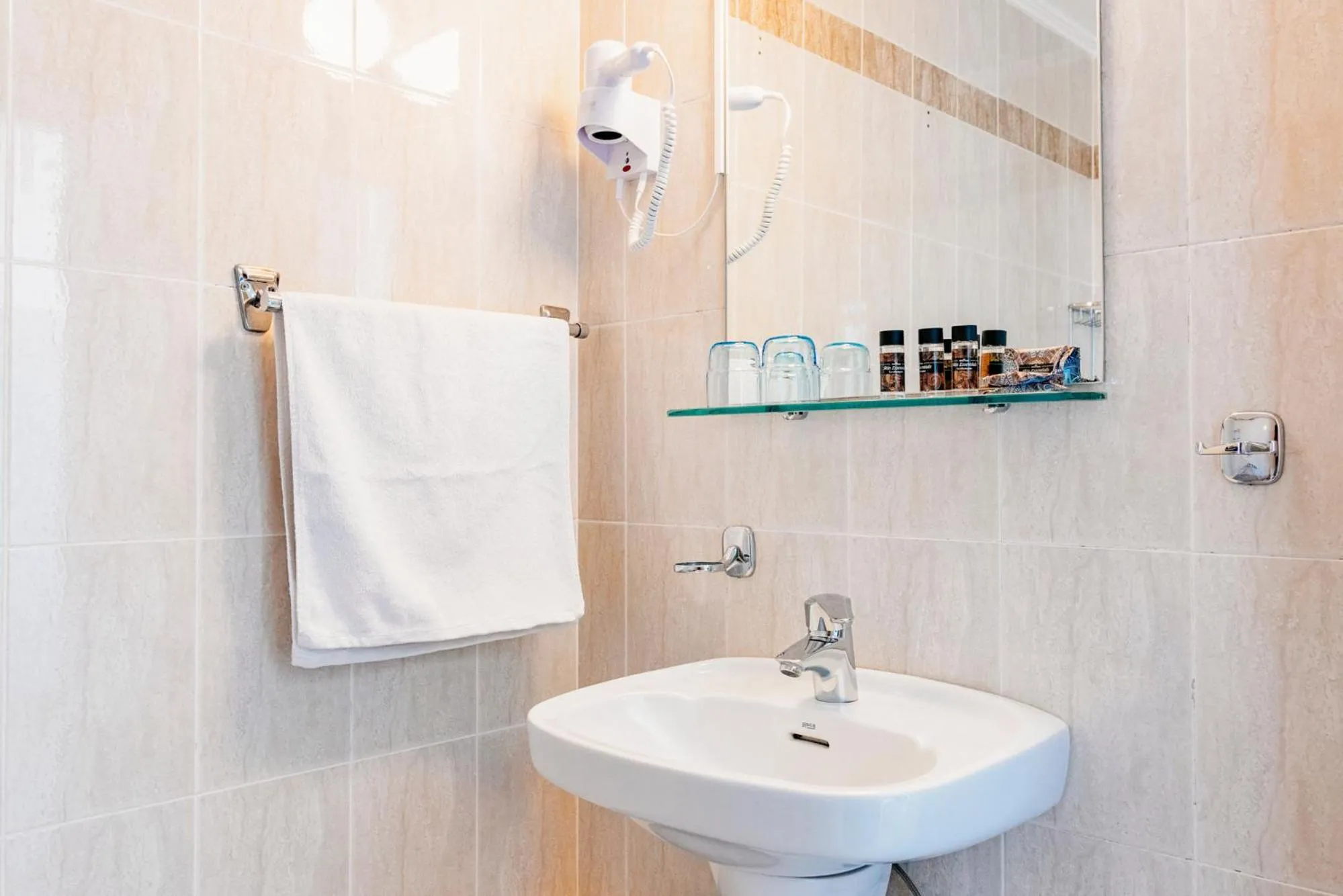 Bathroom in Phaedra Hotel