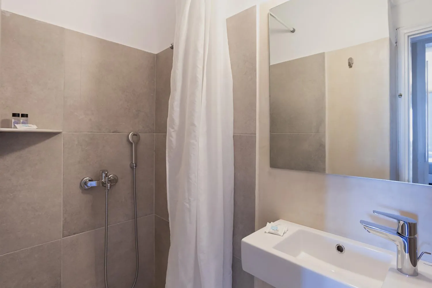 Bathroom in Phaedra Hotel