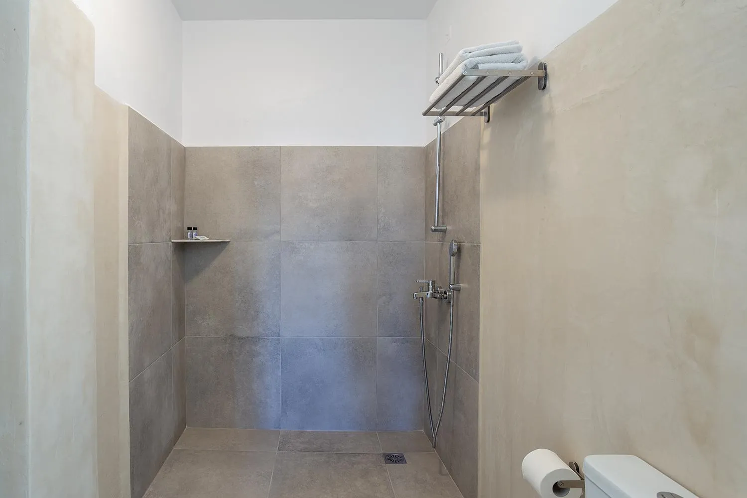 Bathroom in Phaedra Hotel