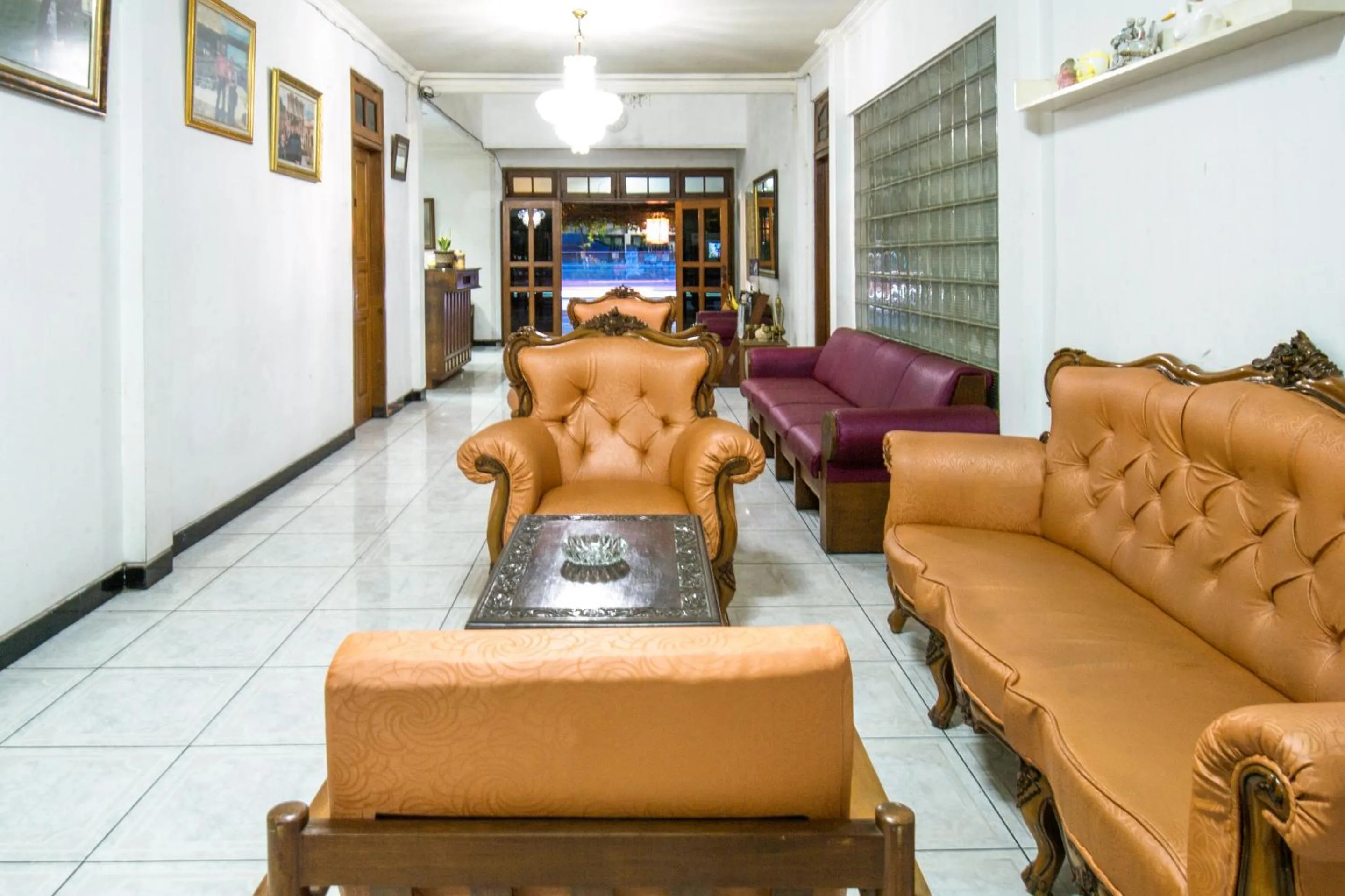 Living room in Sekar Ayu Hotel Malioboro Mitra RedDoorz
