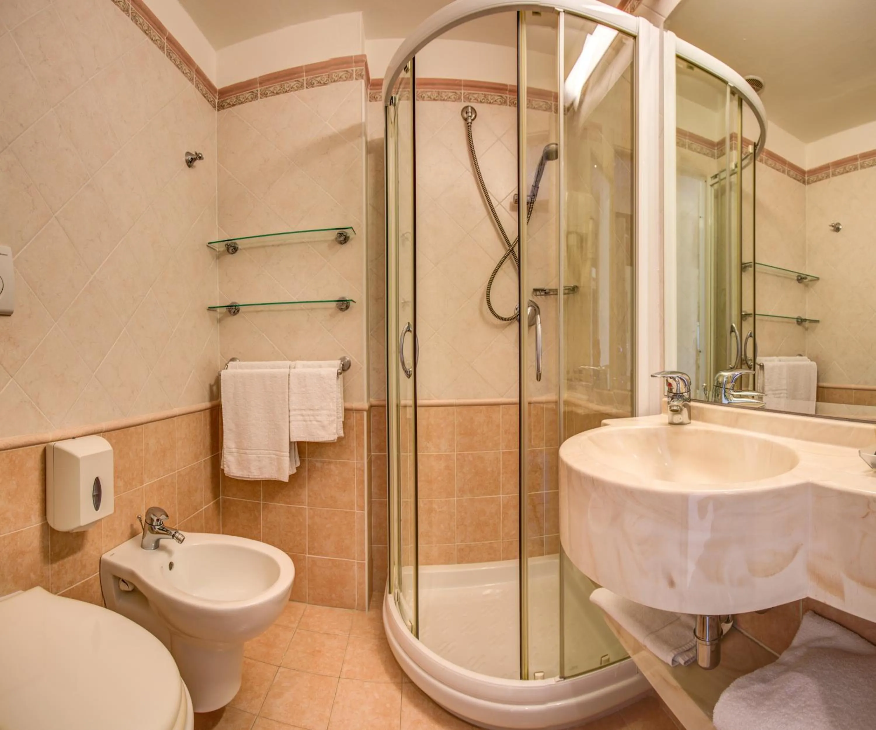 Shower in Hotel Caesar Paladium