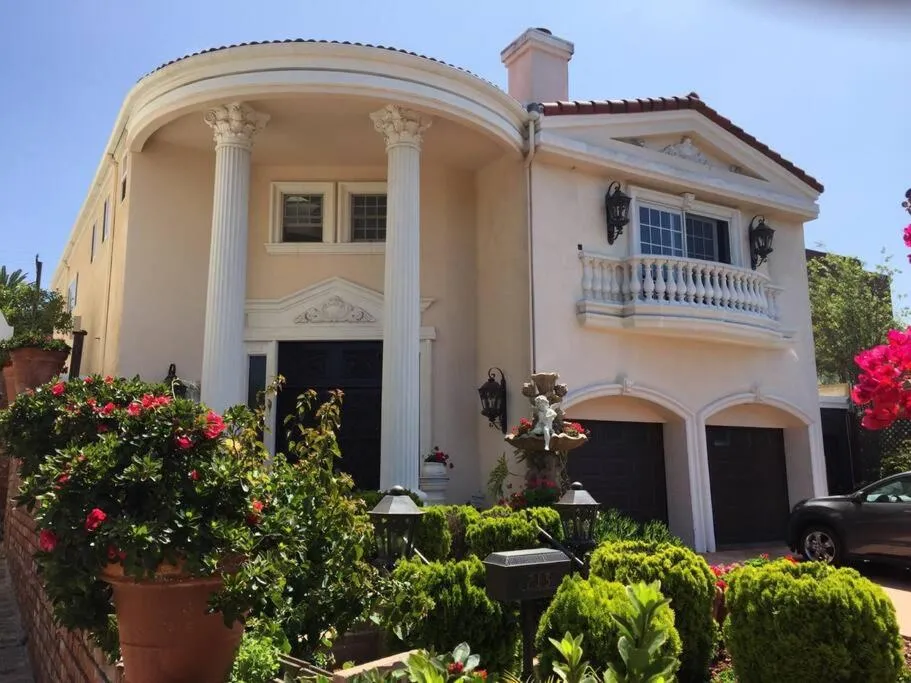 Entire Second Flr - Santa Monica Luxury Roman Villa