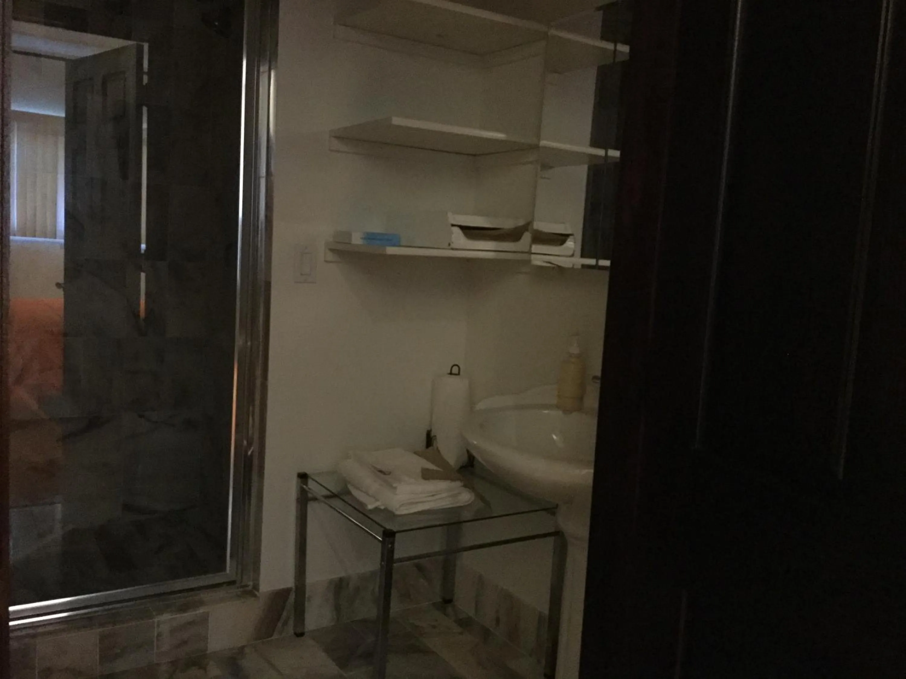 Bathroom in Entire Second Flr - Santa Monica Luxury Roman Villa