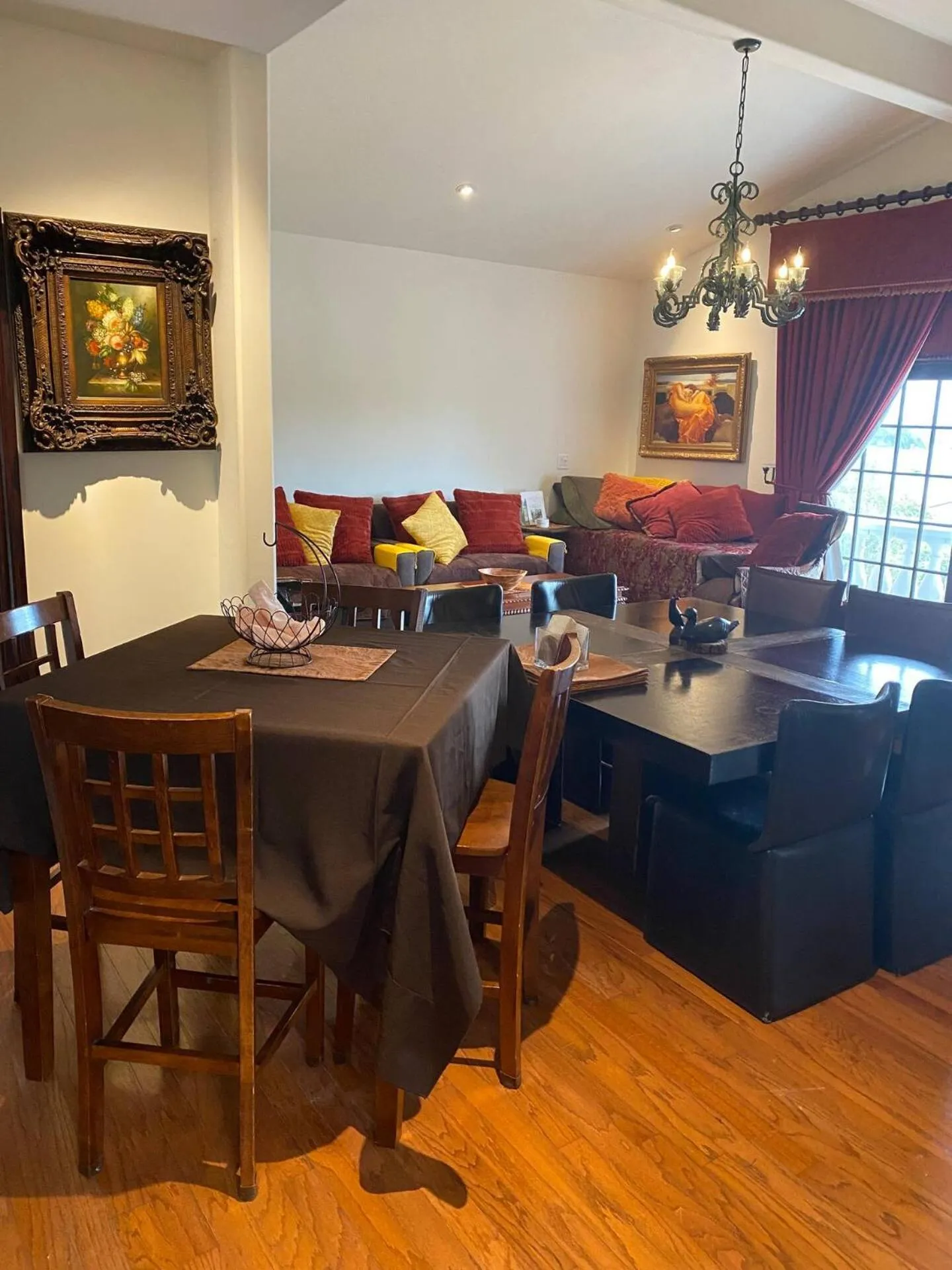 Living room in Entire Second Flr - Santa Monica Luxury Roman Villa