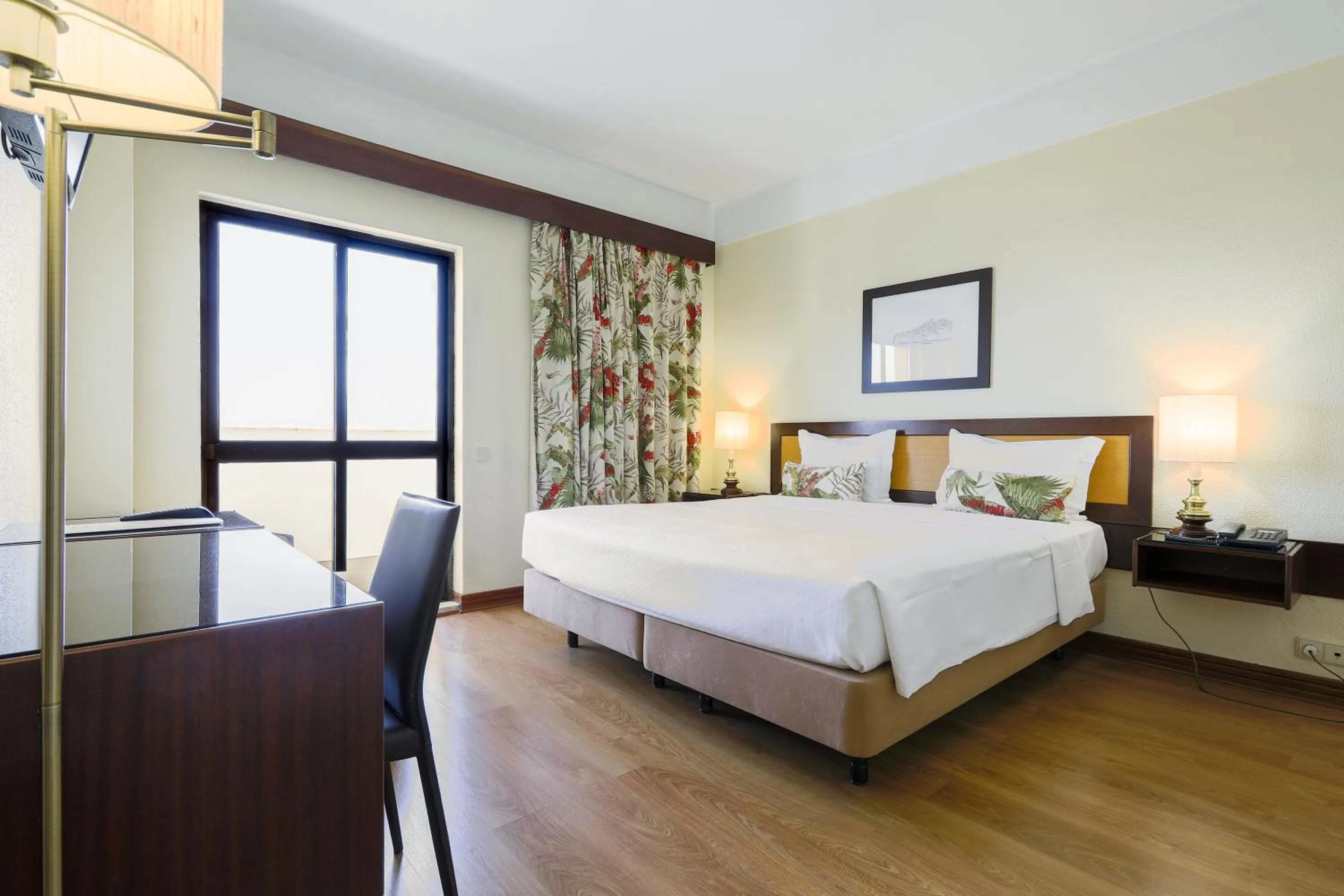 Photo of the whole room, Bed in Hotel D. Luis