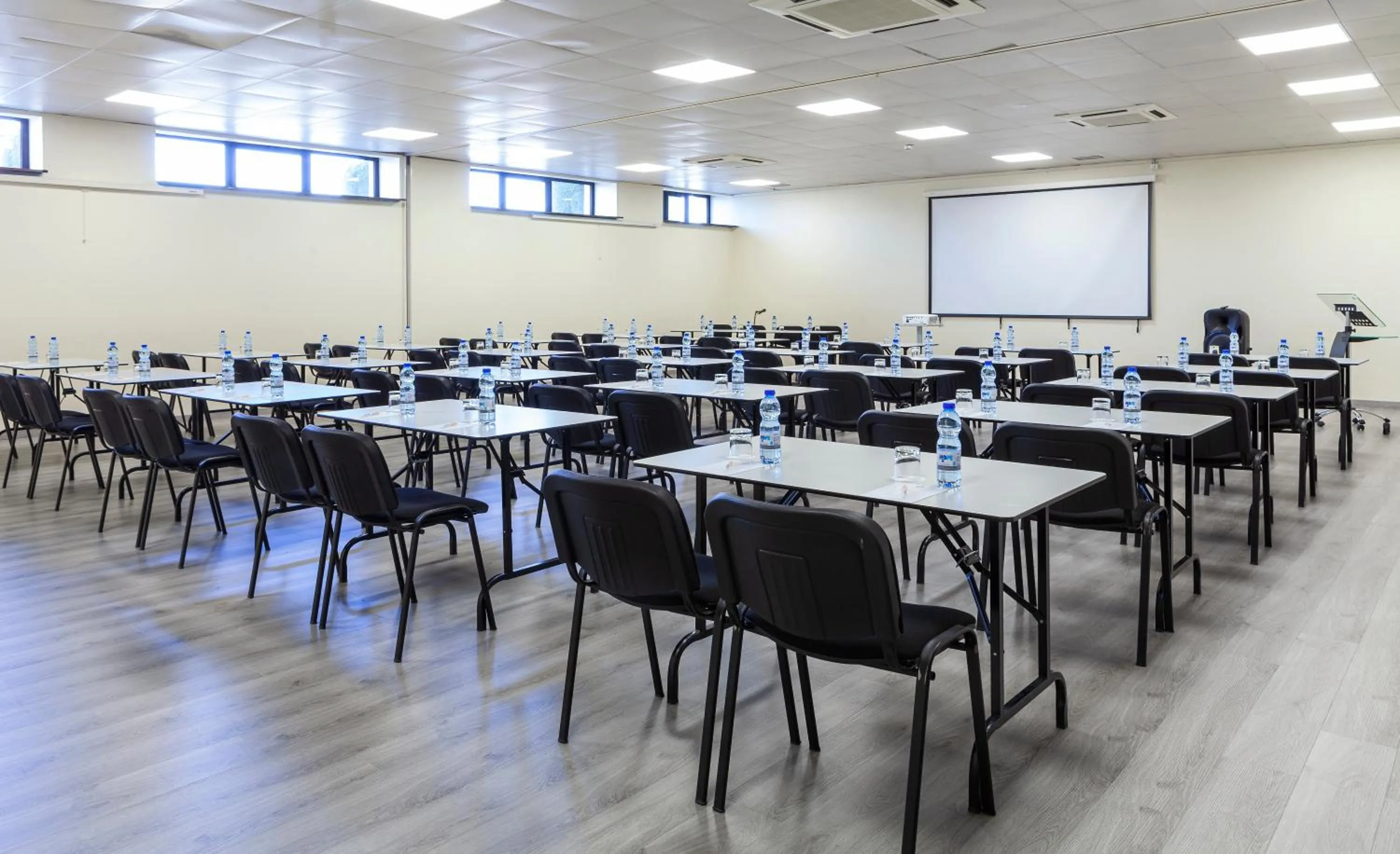 Meeting/conference room in Hotel D. Luis
