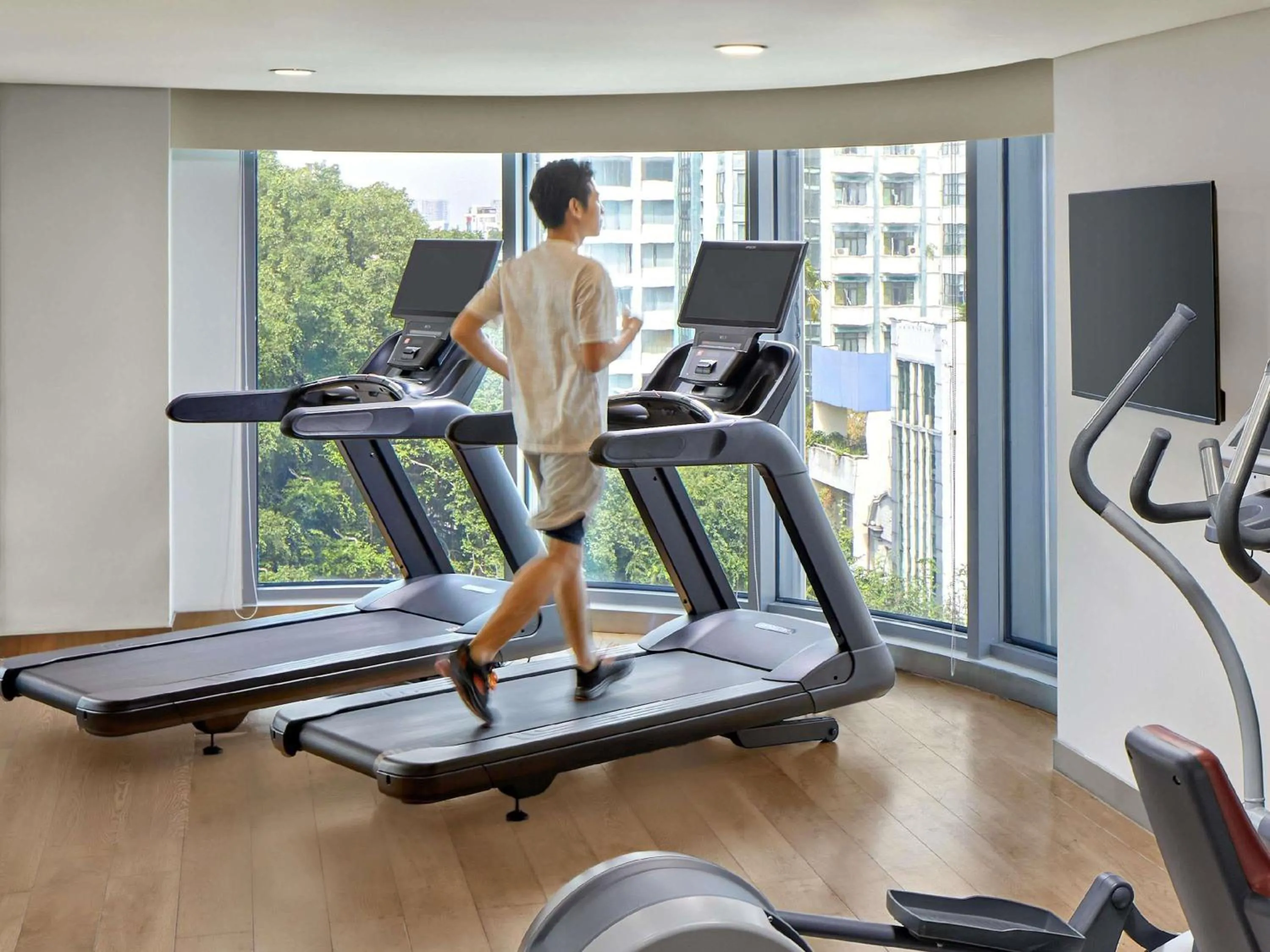 Fitness centre/facilities in Novotel Saigon Centre
