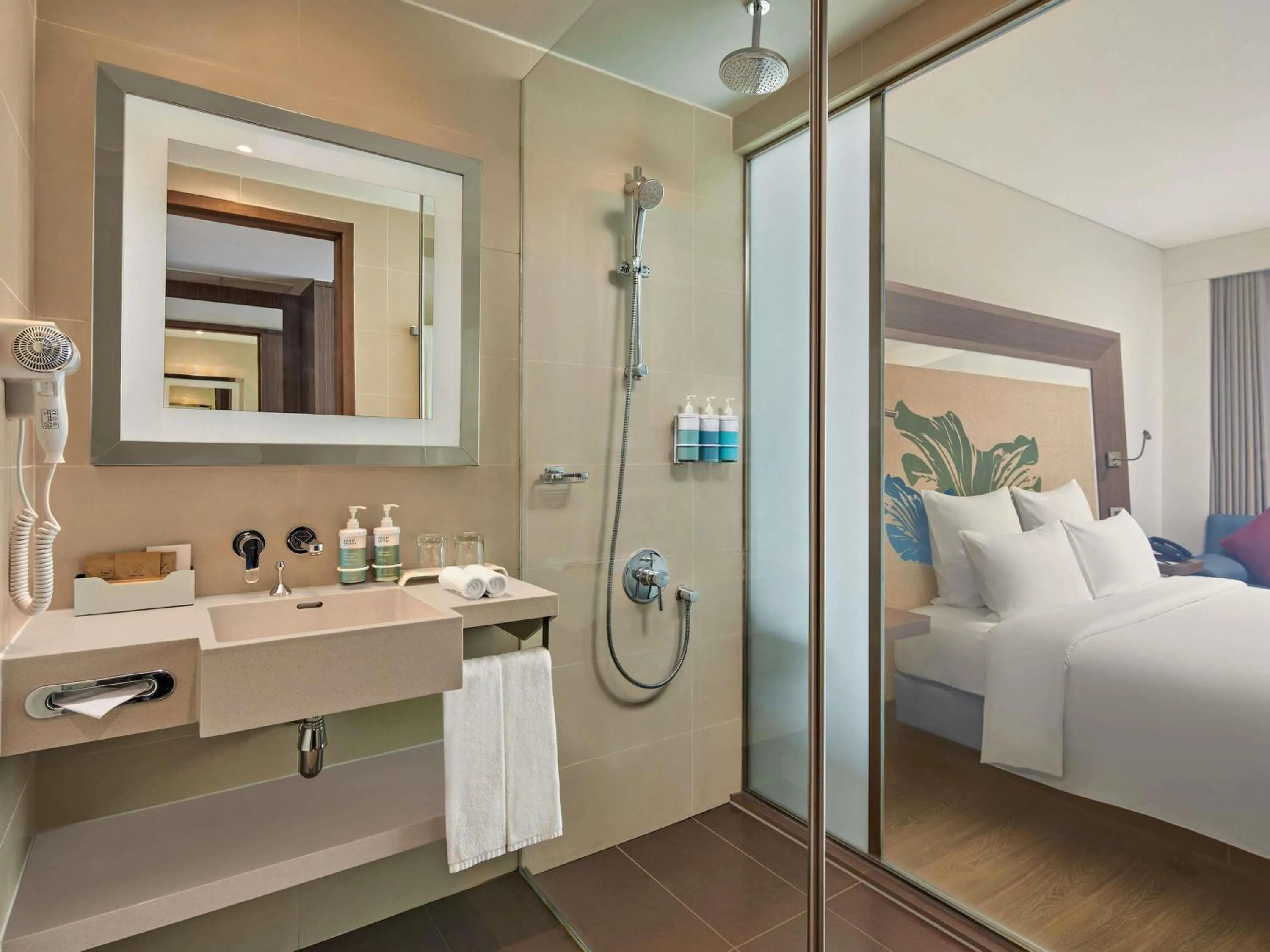 Bedroom, Bed in Novotel Saigon Centre