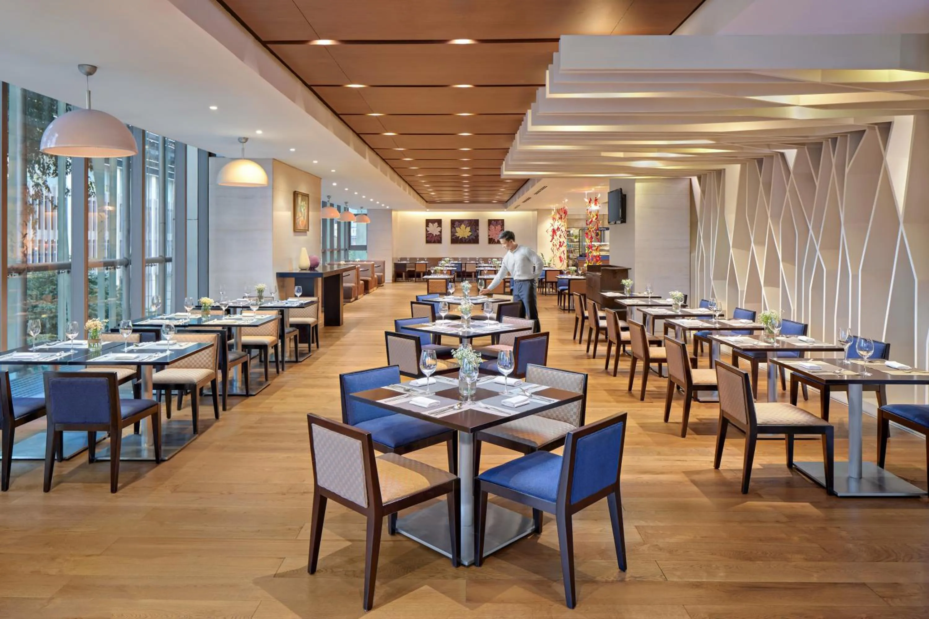 Restaurant/places to eat in Novotel Saigon Centre