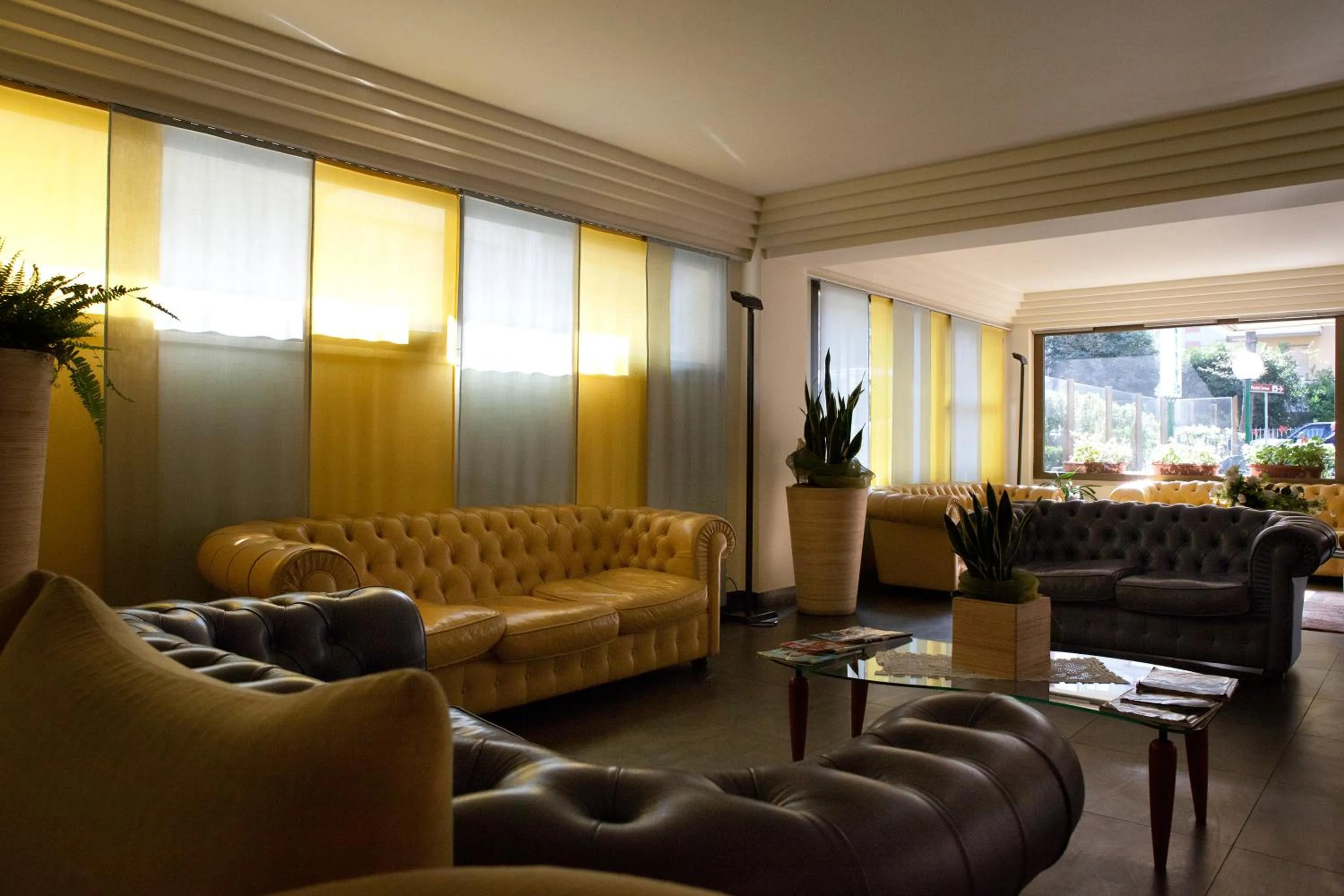 Communal lounge/ TV room in Hotel City