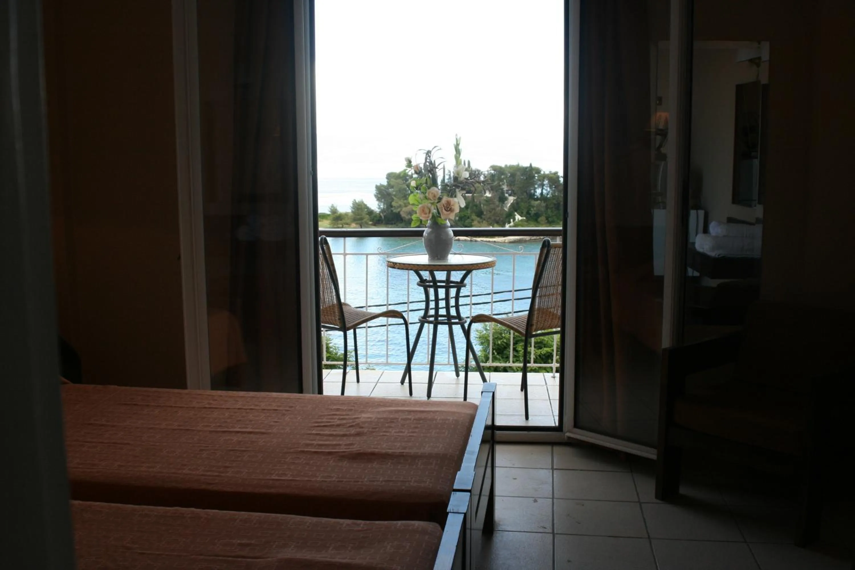 Balcony/Terrace, Bed in Aegli Hotel