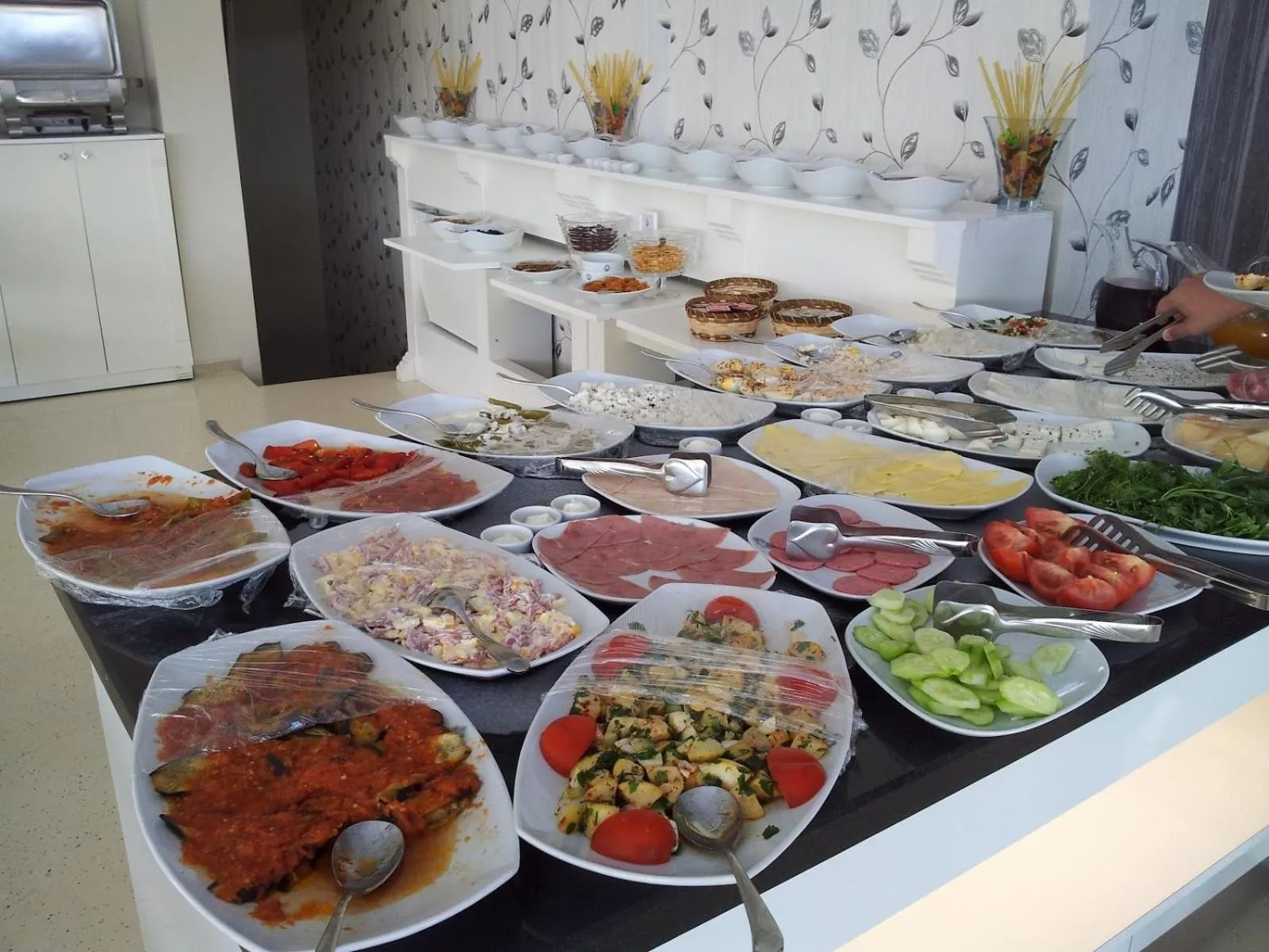 Restaurant/places to eat in Saray Otel