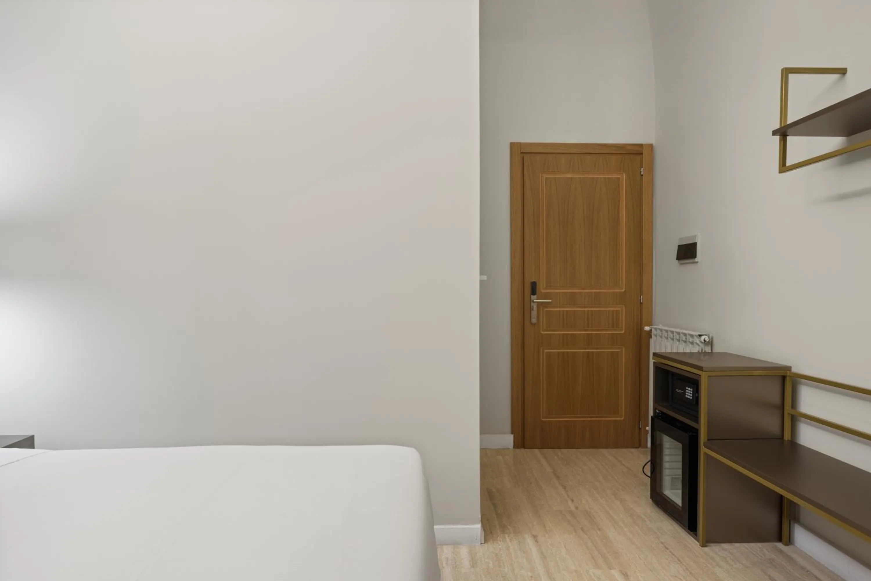 Photo of the whole room, Bed in Gh Trevi Fountain