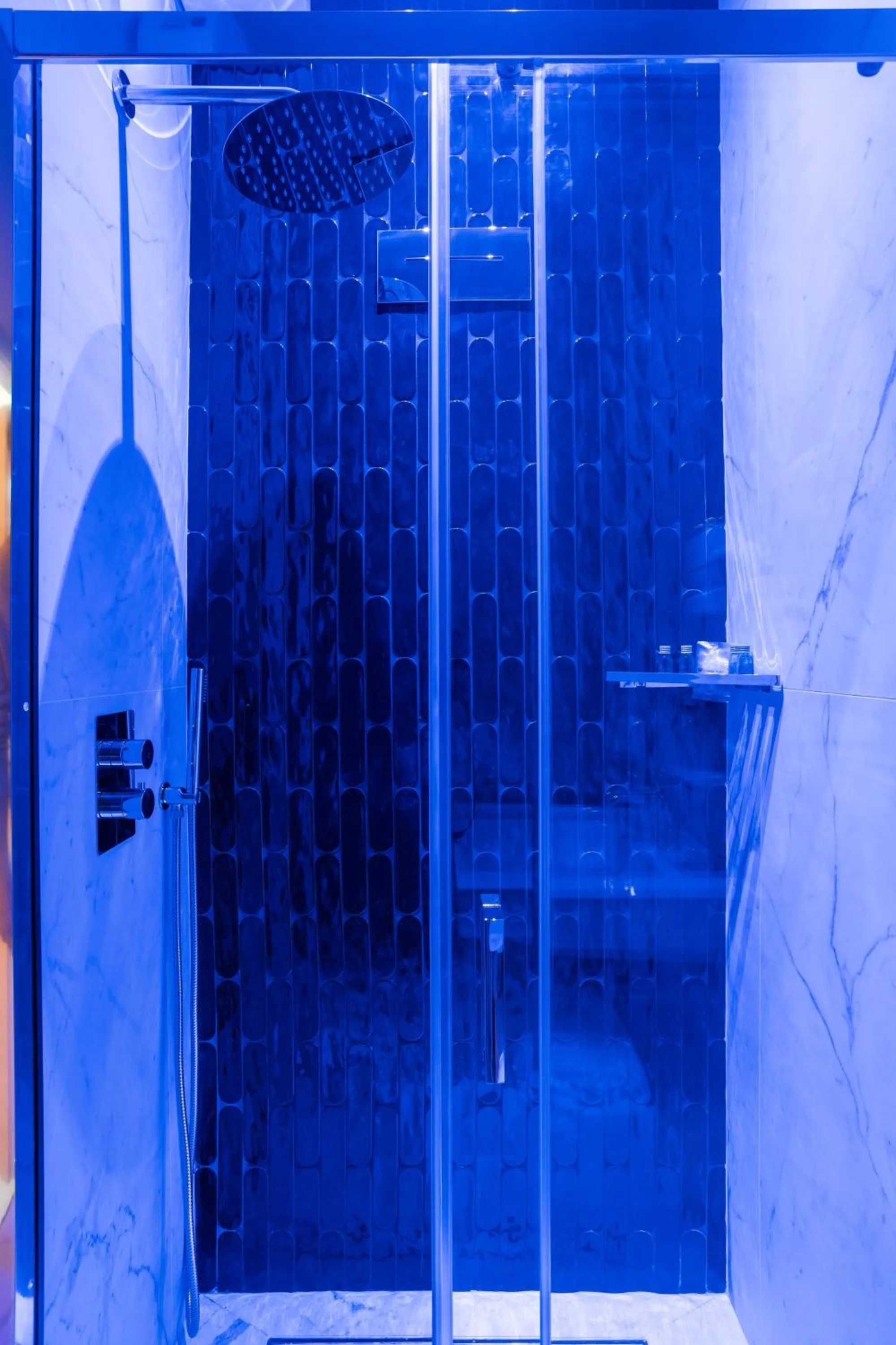 Shower in Gh Trevi Fountain