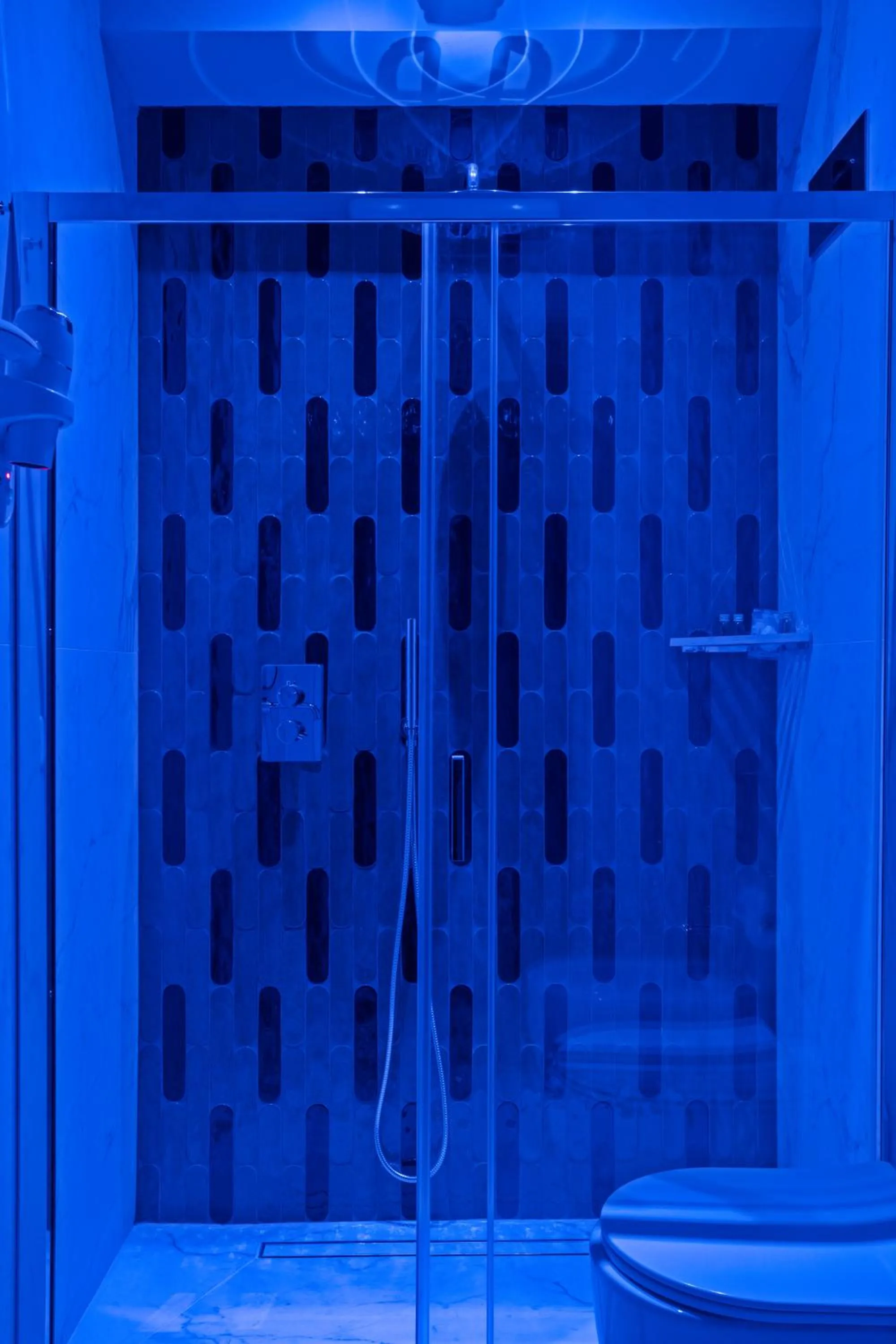 Shower in Gh Trevi Fountain