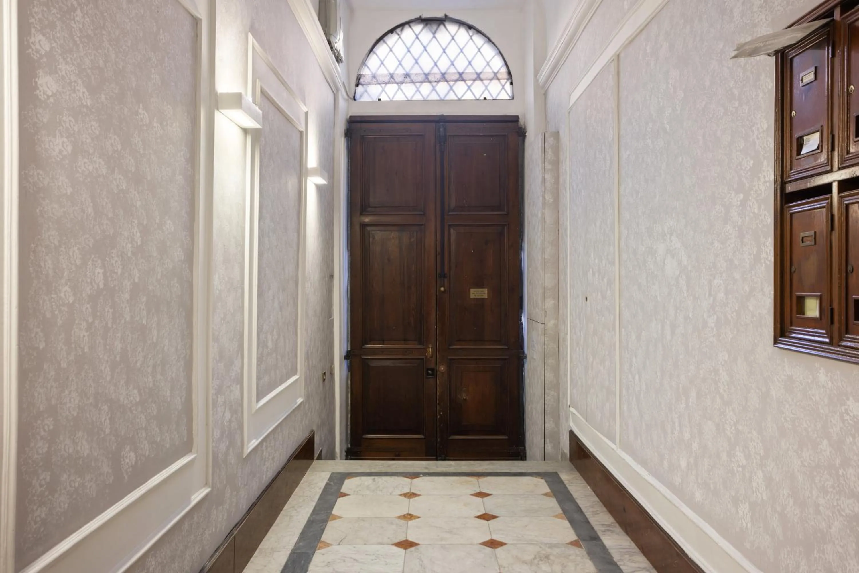 Facade/entrance in Gh Trevi Fountain