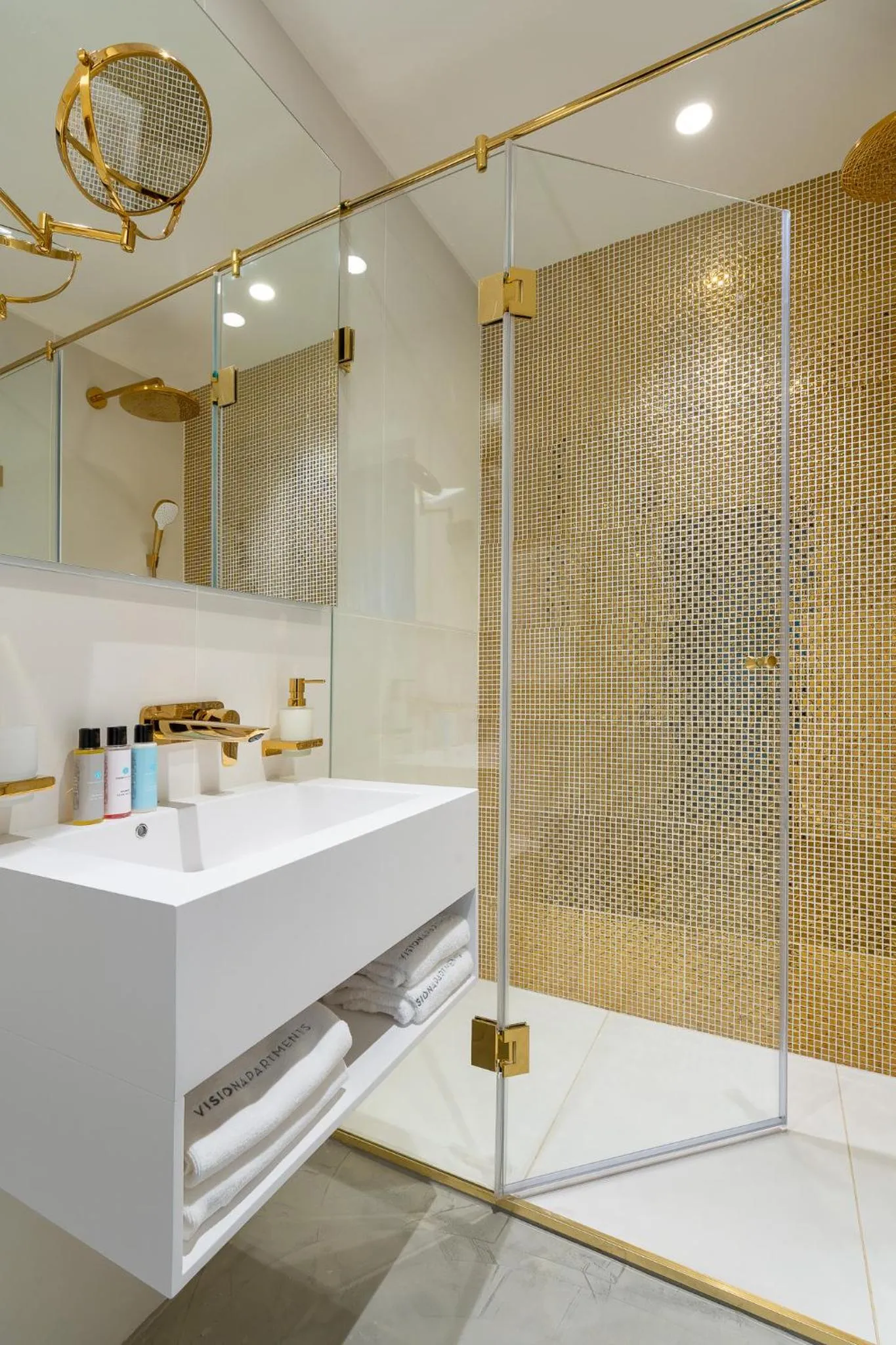 Shower in VISIONAPARTMENTS Bucharest - contactless check-in