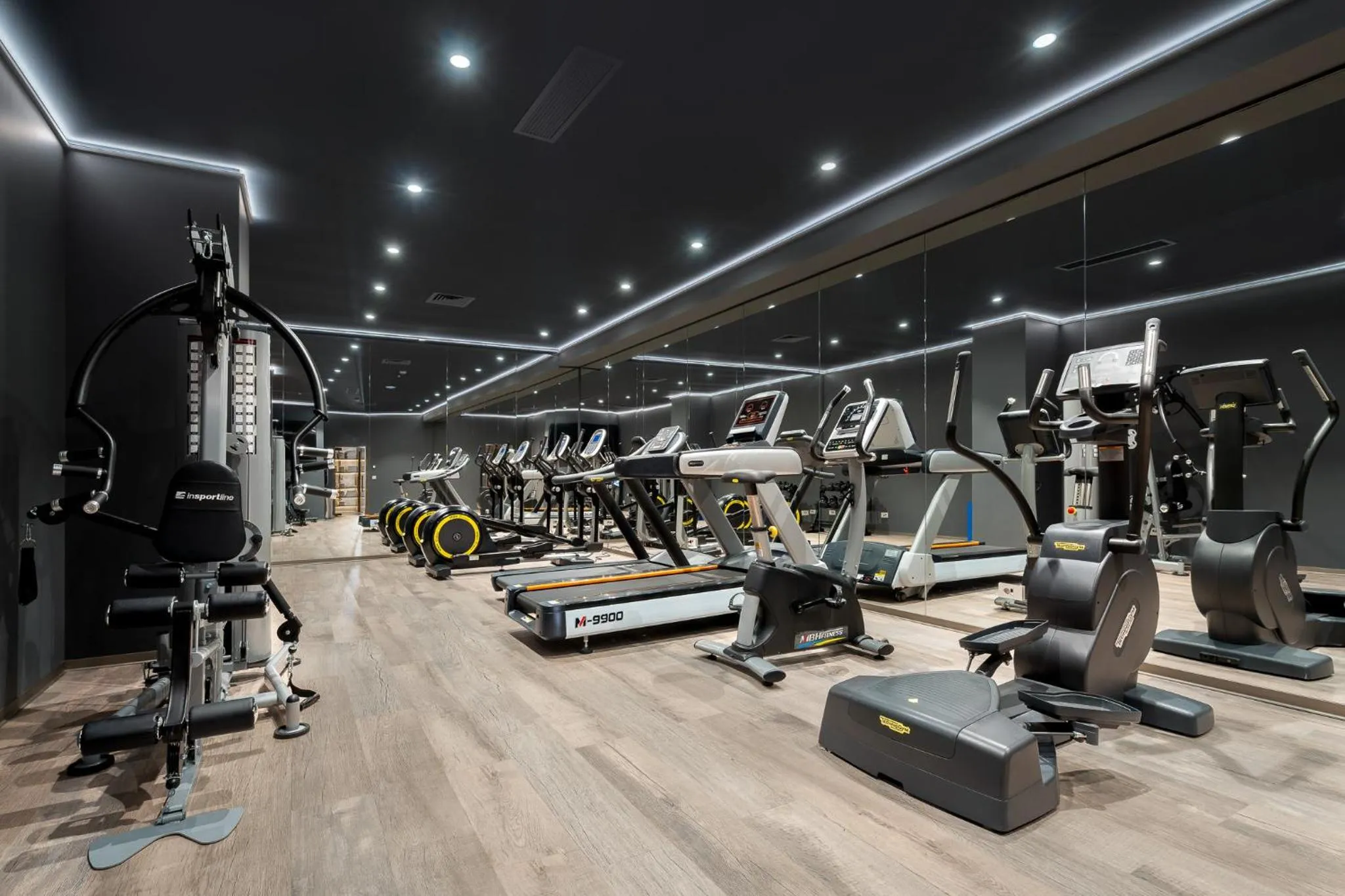 Fitness centre/facilities in VISIONAPARTMENTS Bucharest - contactless check-in