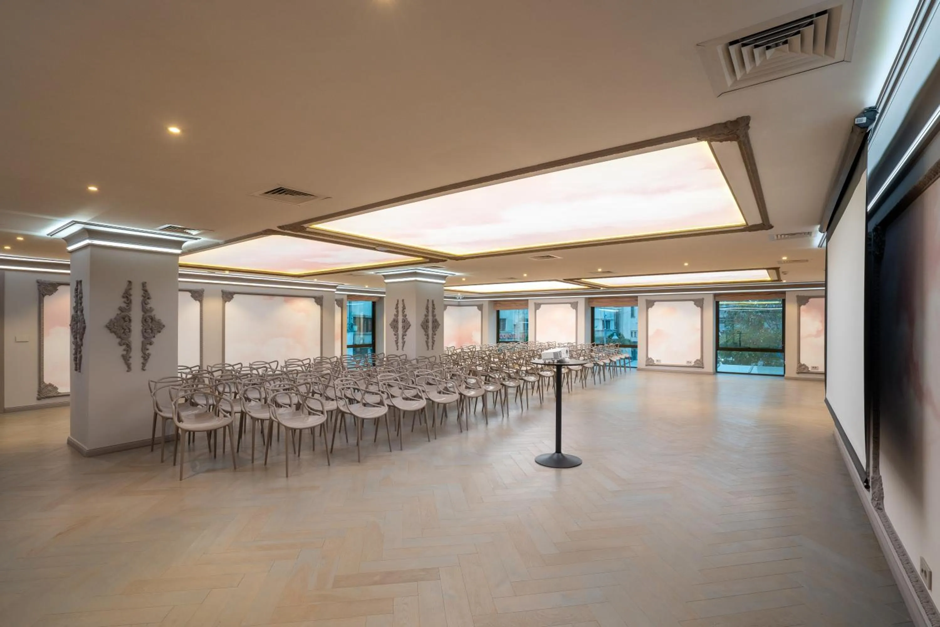 Business facilities in VISIONAPARTMENTS Bucharest - contactless check-in