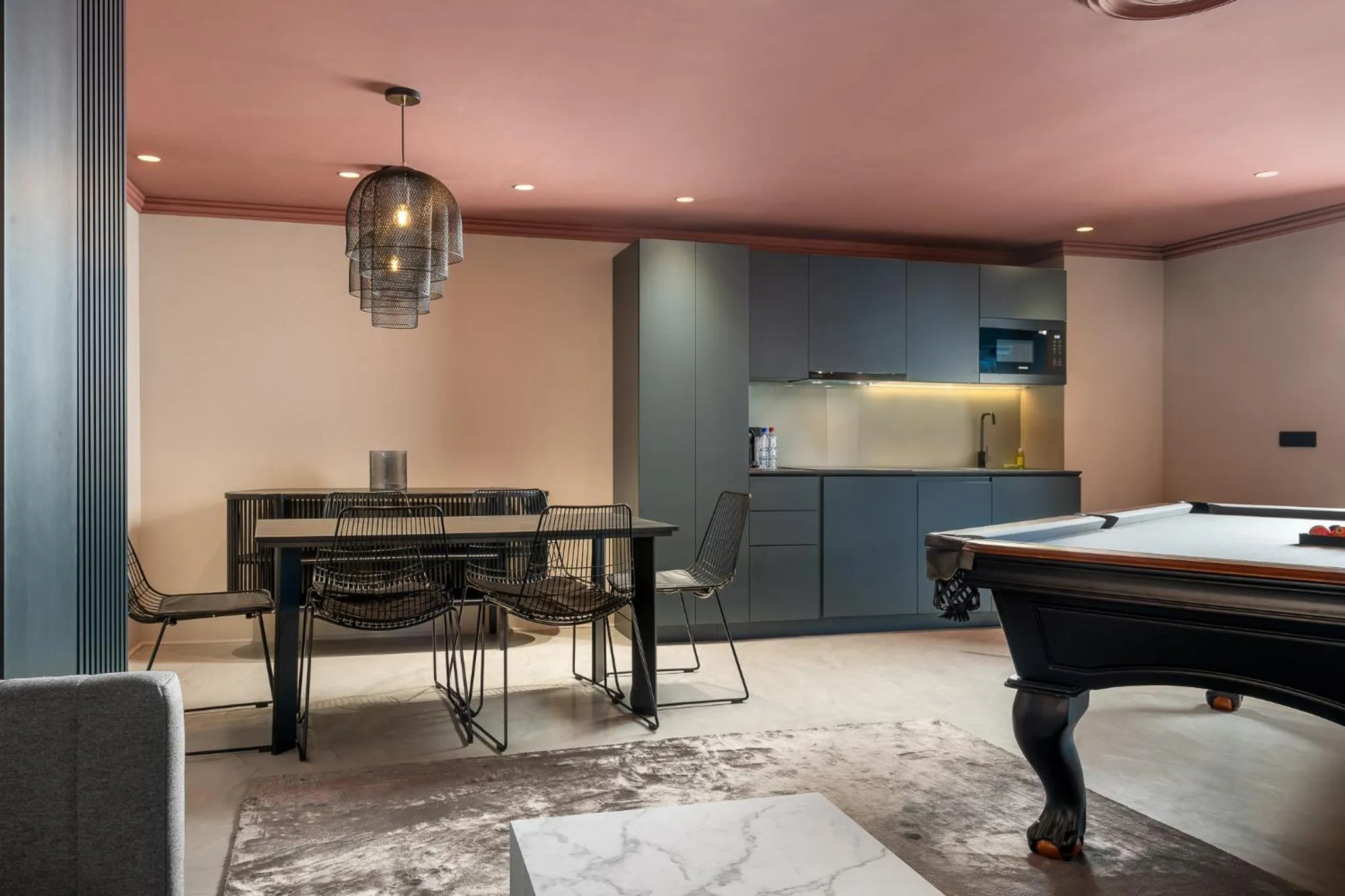 Billiard in VISIONAPARTMENTS Bucharest - contactless check-in