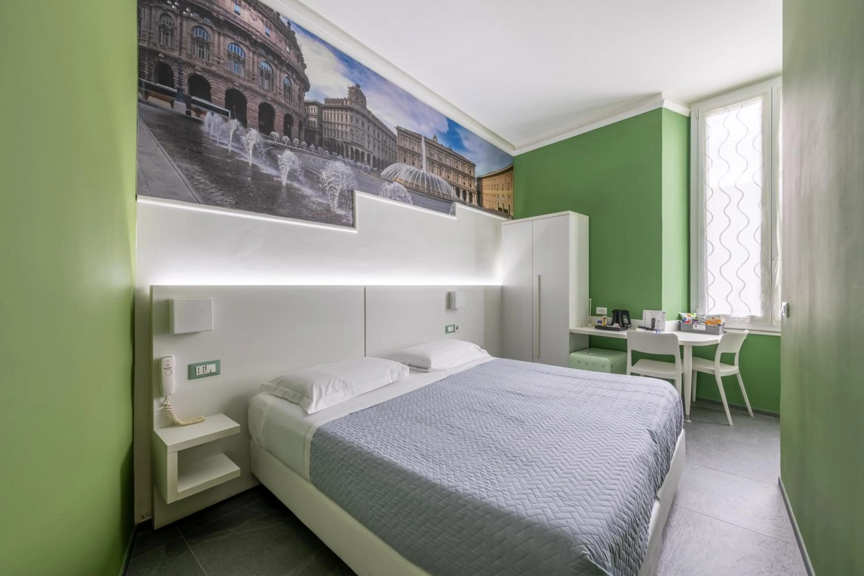 Photo of the whole room, Bed in Hotel Fiume