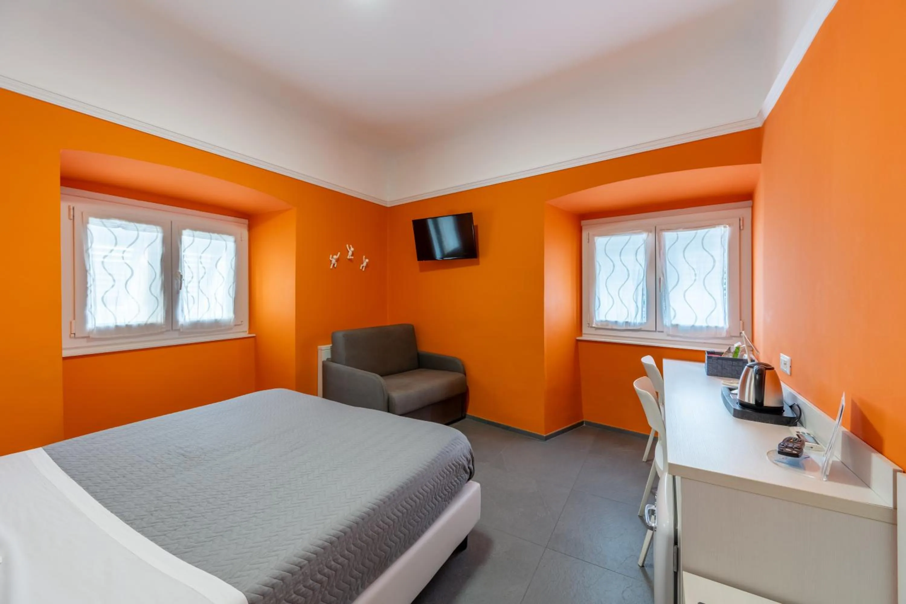 Photo of the whole room, Bed in Hotel Fiume