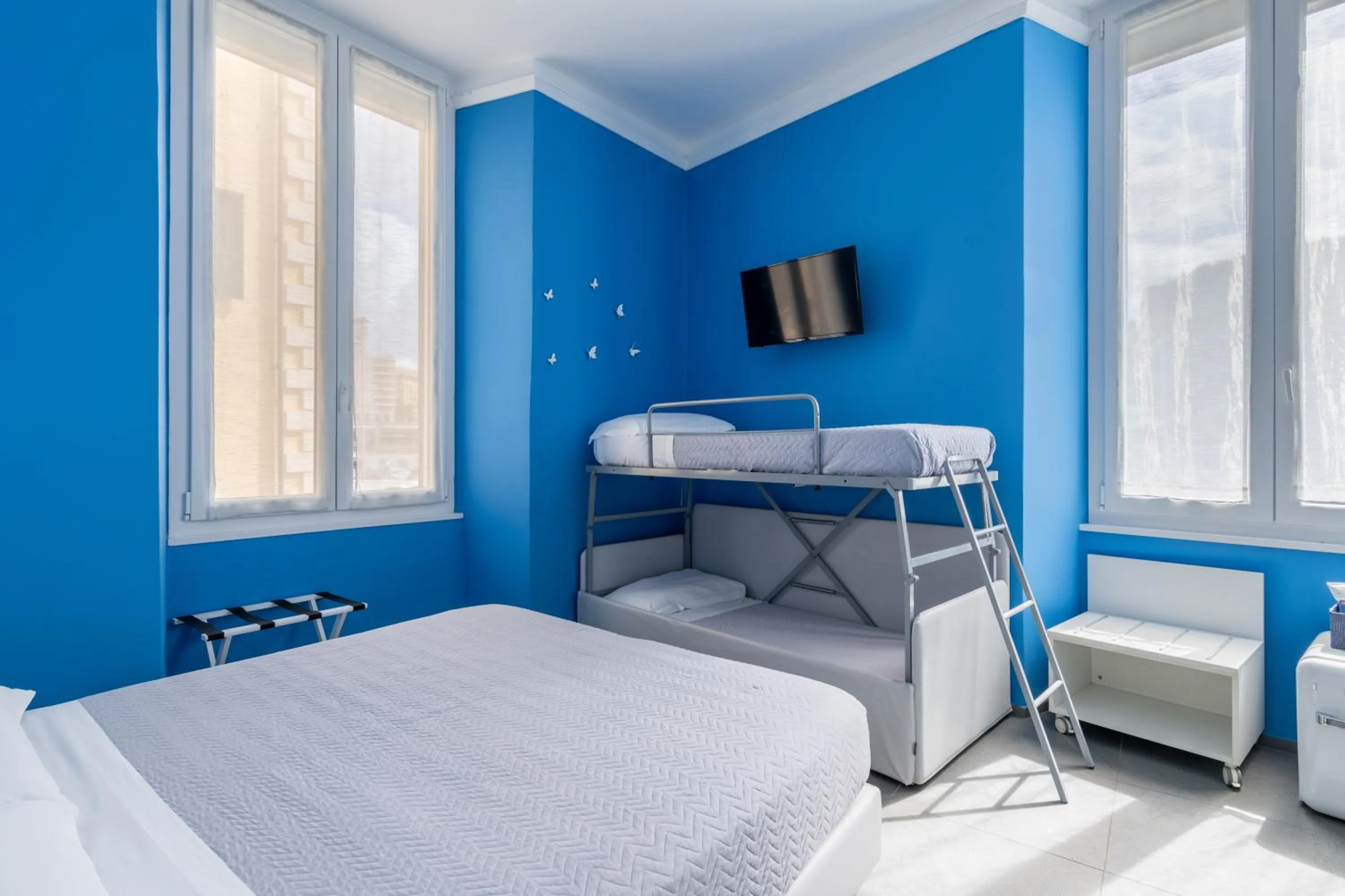 Photo of the whole room, Bed in Hotel Fiume