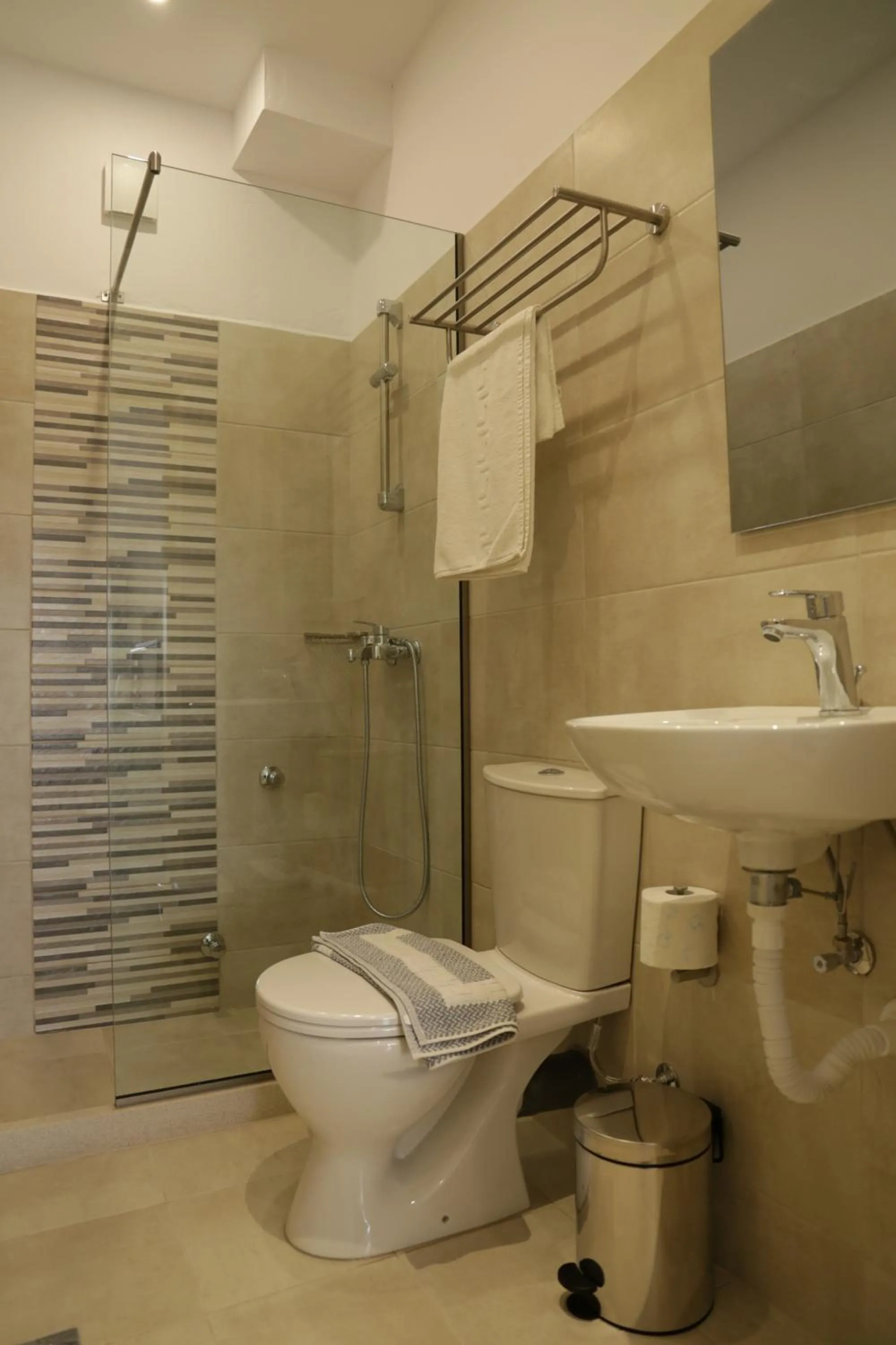 Bathroom in Gardelis Gardens