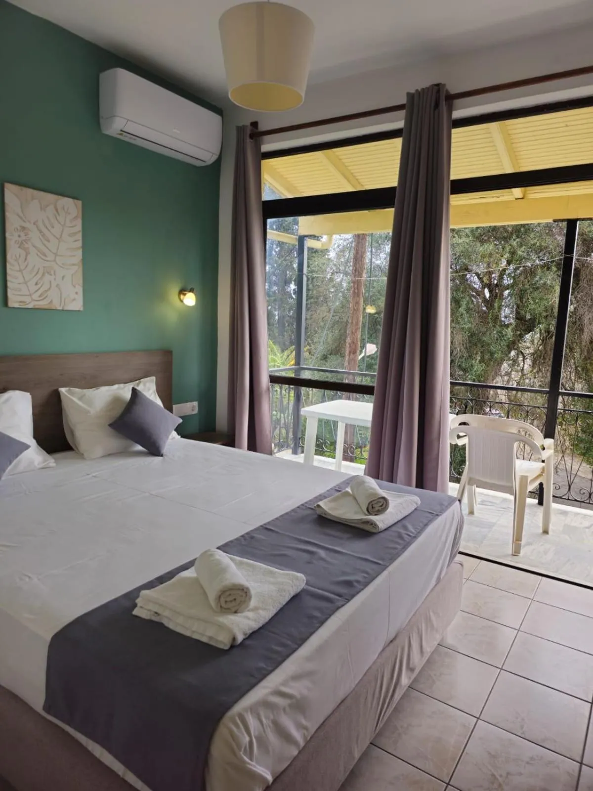 Bed in Gardelis Gardens