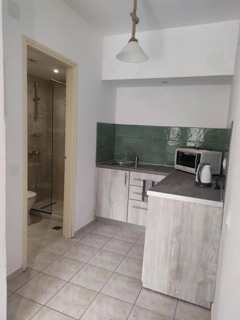 Kitchen or kitchenette in Gardelis Gardens