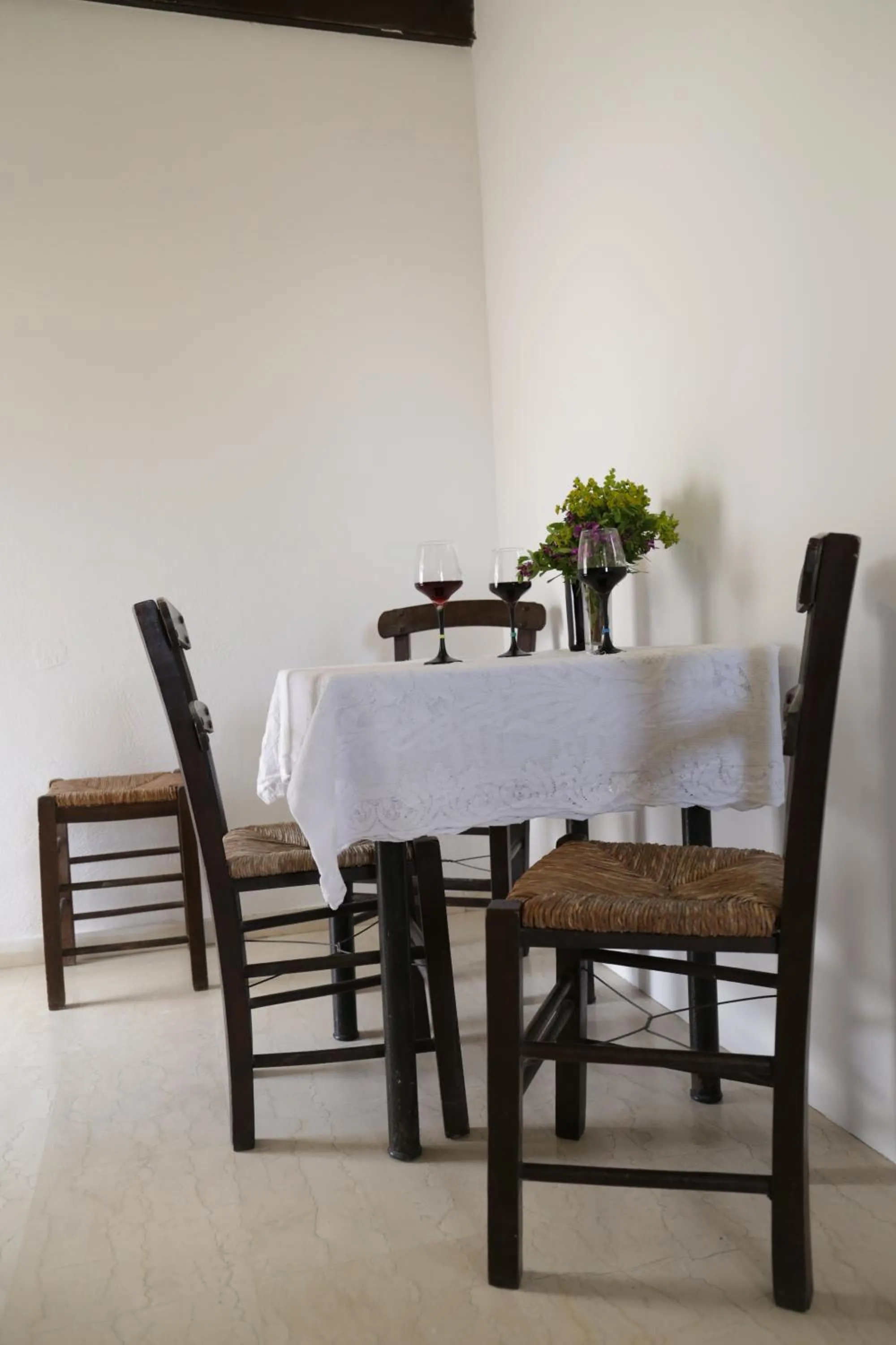 Dining area in Gardelis Gardens