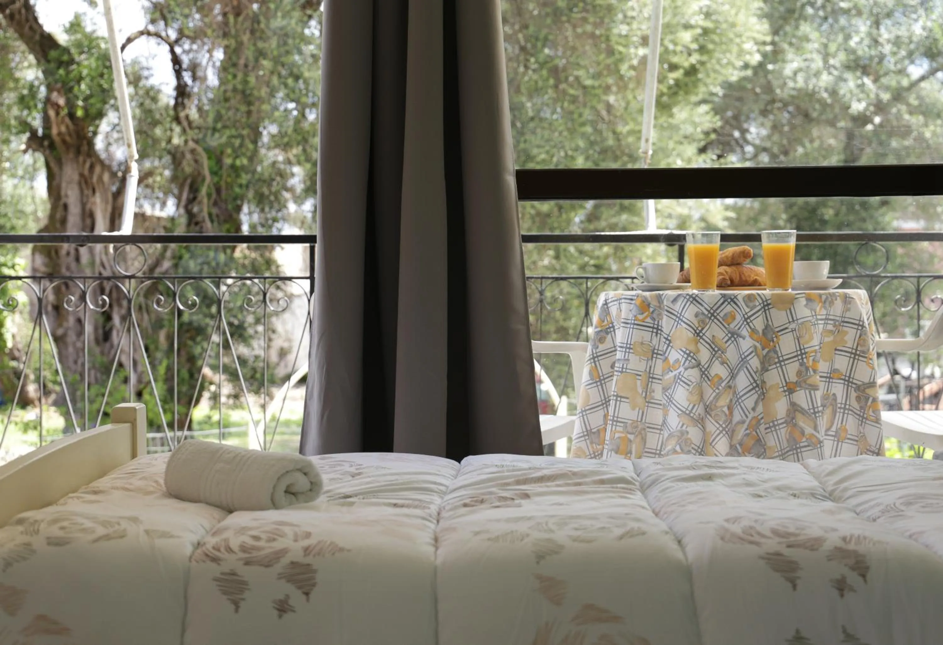 Balcony/Terrace, Bed in Gardelis Gardens